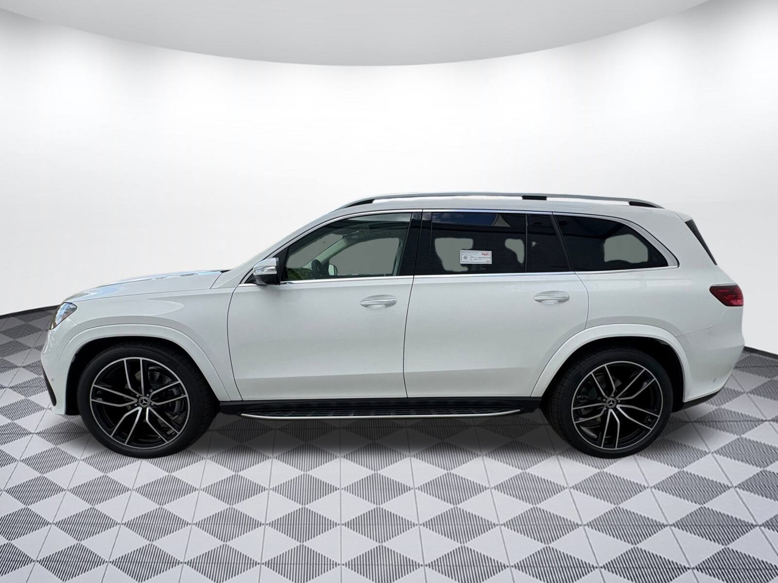 2026 Mercedes Benz GLS 580 4MATIC photo 2