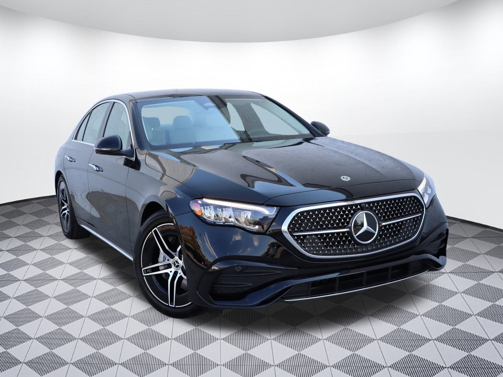 2025 Mercedes Benz E 350 photo 2