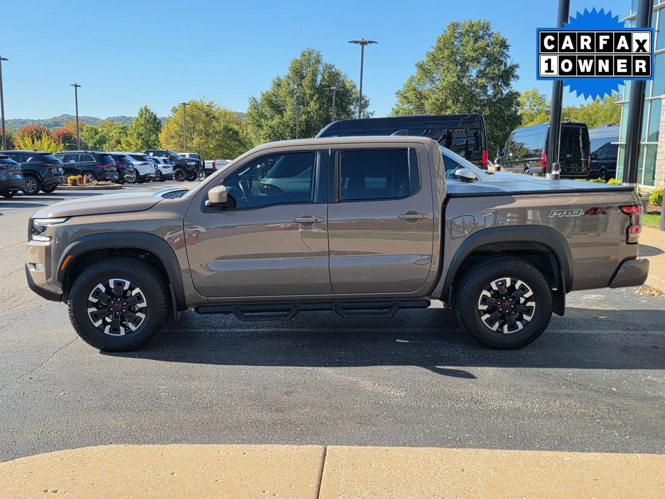 2022 Nissan Frontier PRO-4X photo 2
