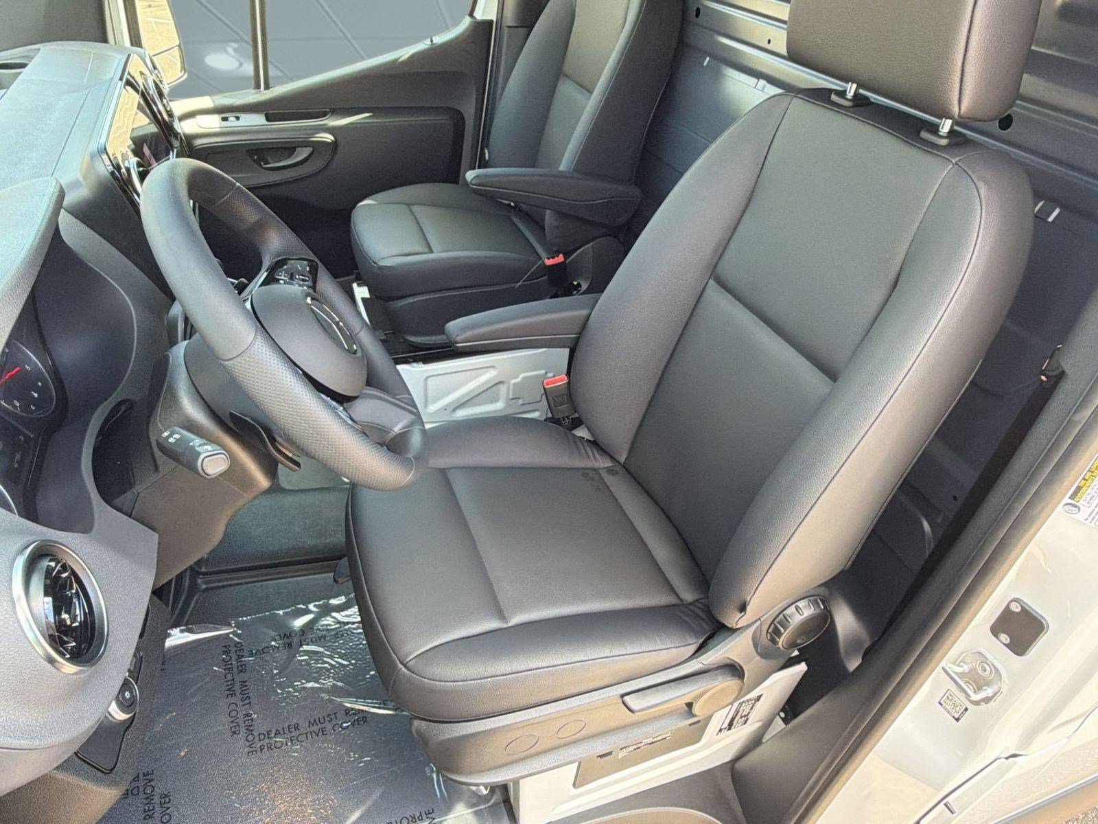 Sprinter Cargo Van 2500 Standard Roof I4 Diesel HO 144 RWD 2500 Standard Roof I4 Diesel HO 144 RWD