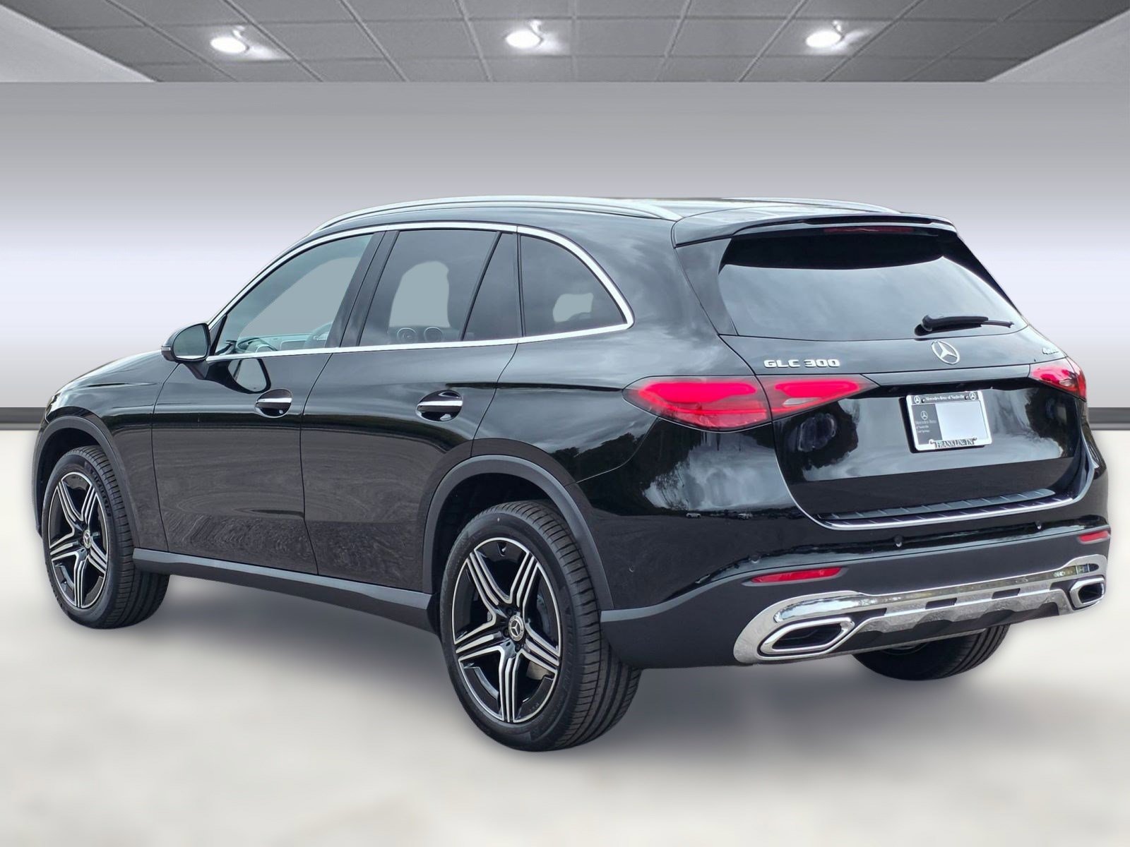 2026 Mercedes Benz GLC 300 4MATIC photo 3