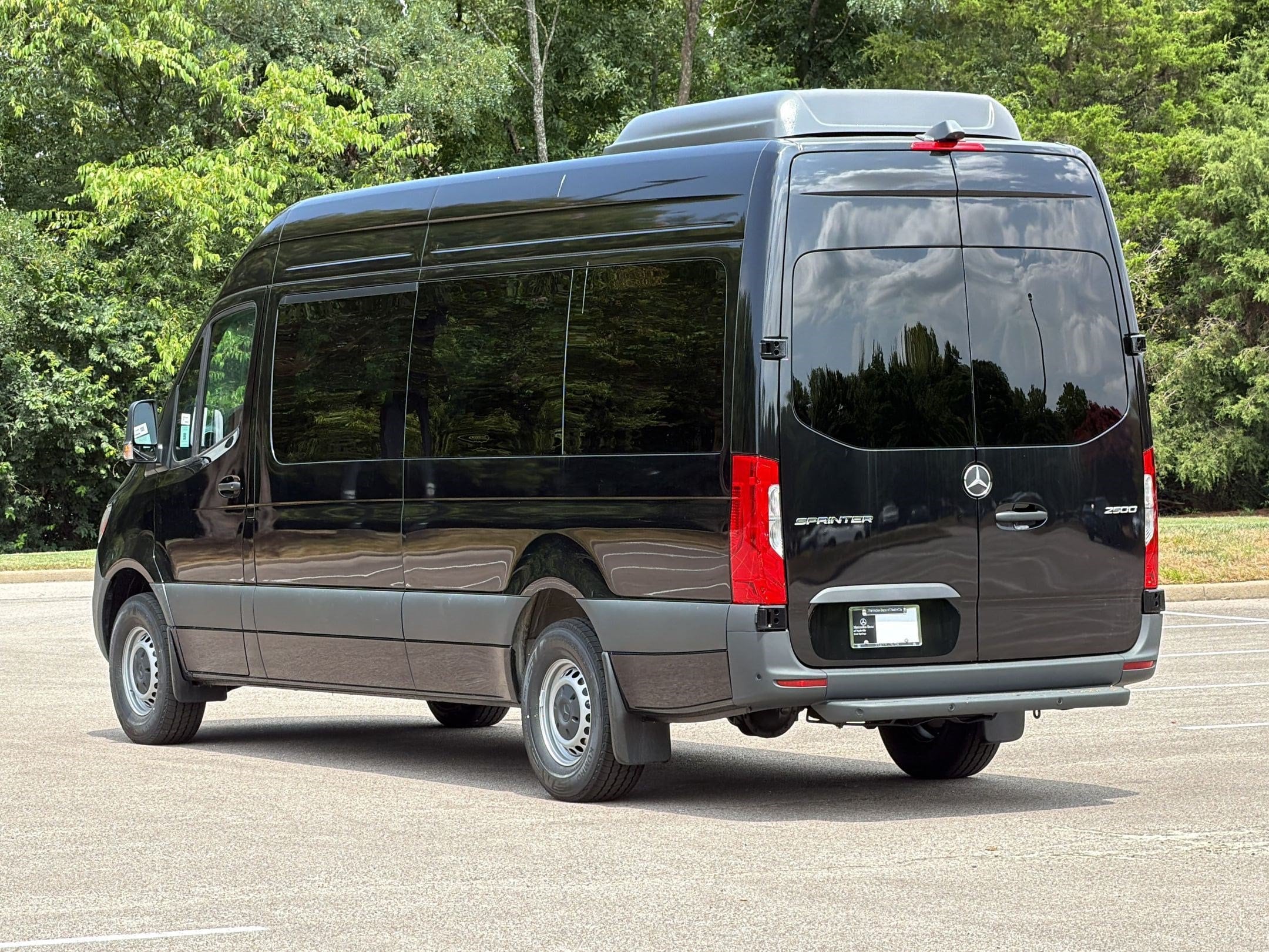 2026 Mercedes-Benz Sprinter Passenger Van Sprinter 2500 High Roof 4-Cyl Diesel HO (2500 High 2500 High Roof I4 Diesel HO 170 RWD