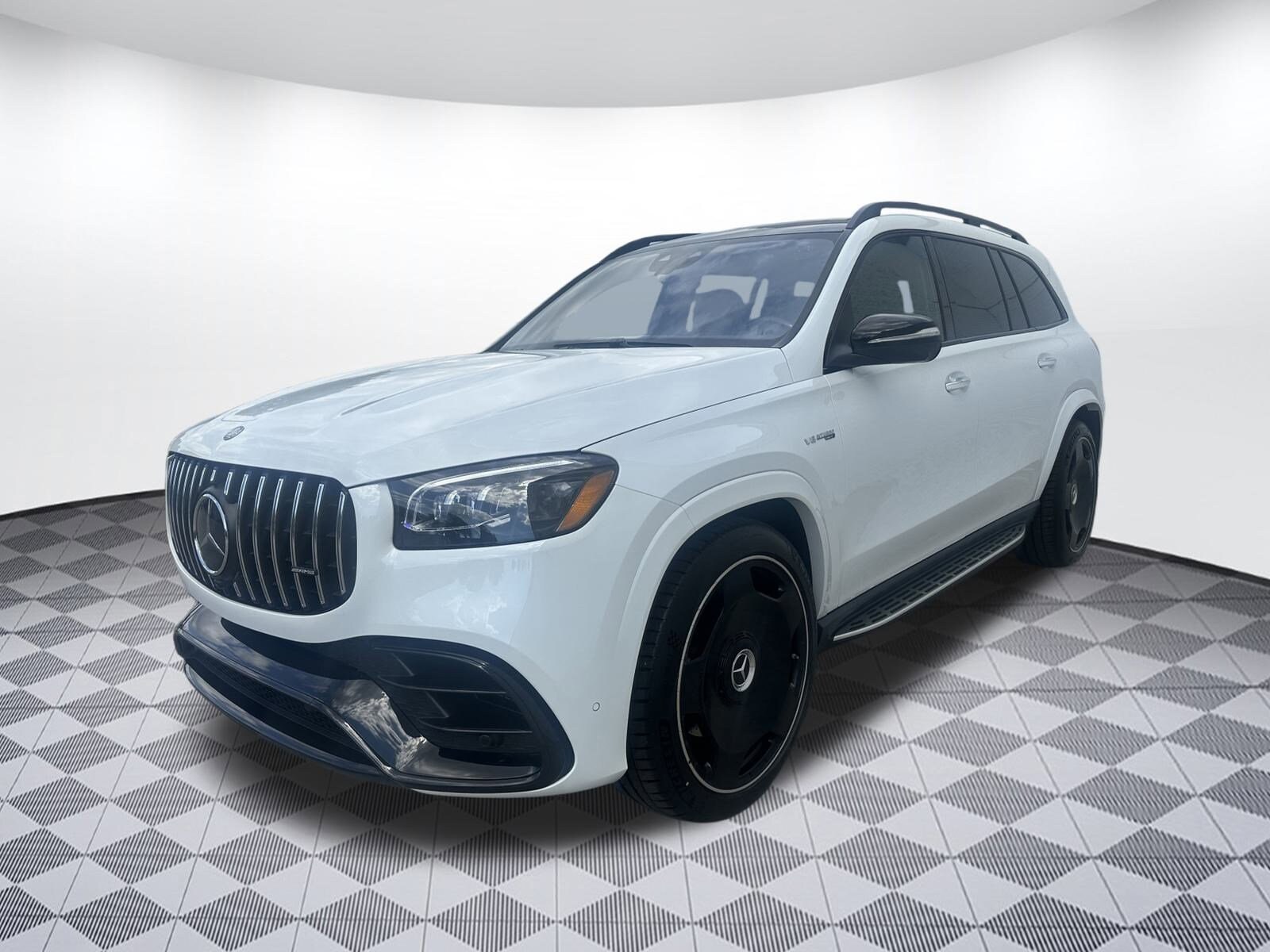 2025 Mercedes Benz GLS AMG 63 4MATIC photo 3
