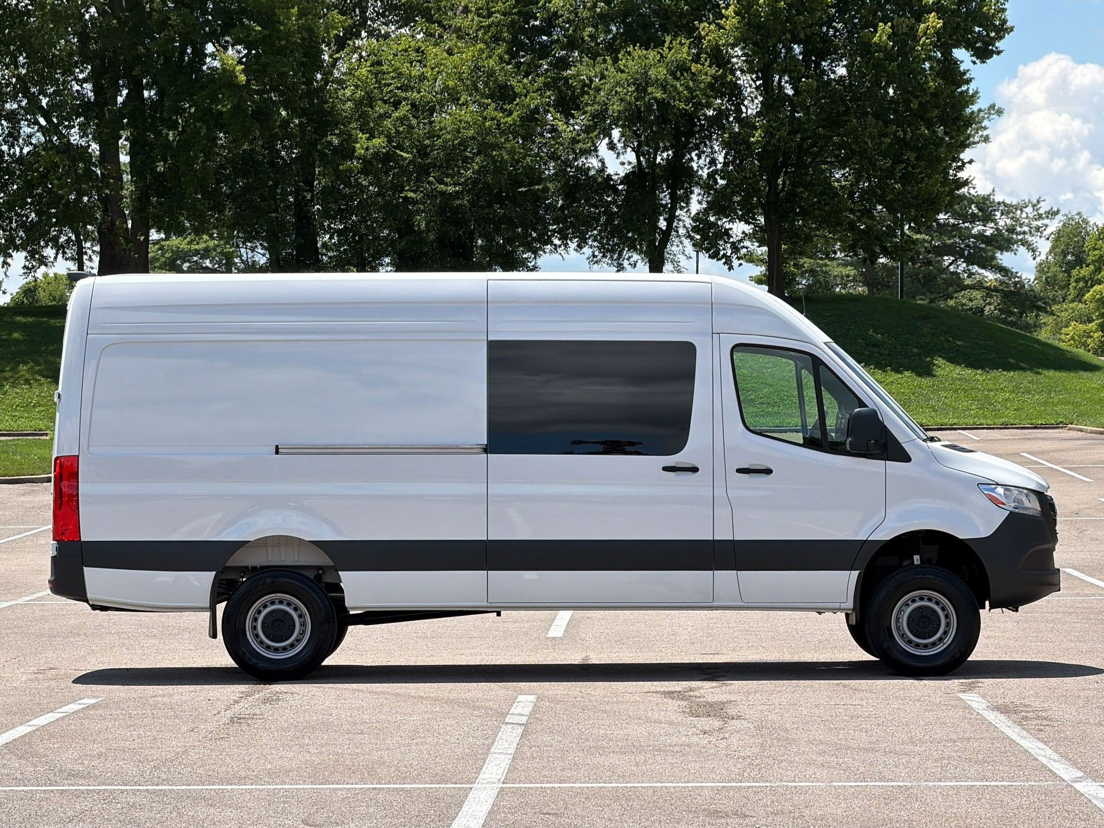 2025 Mercedes-Benz Sprinter Crew Van Base - Photo 9