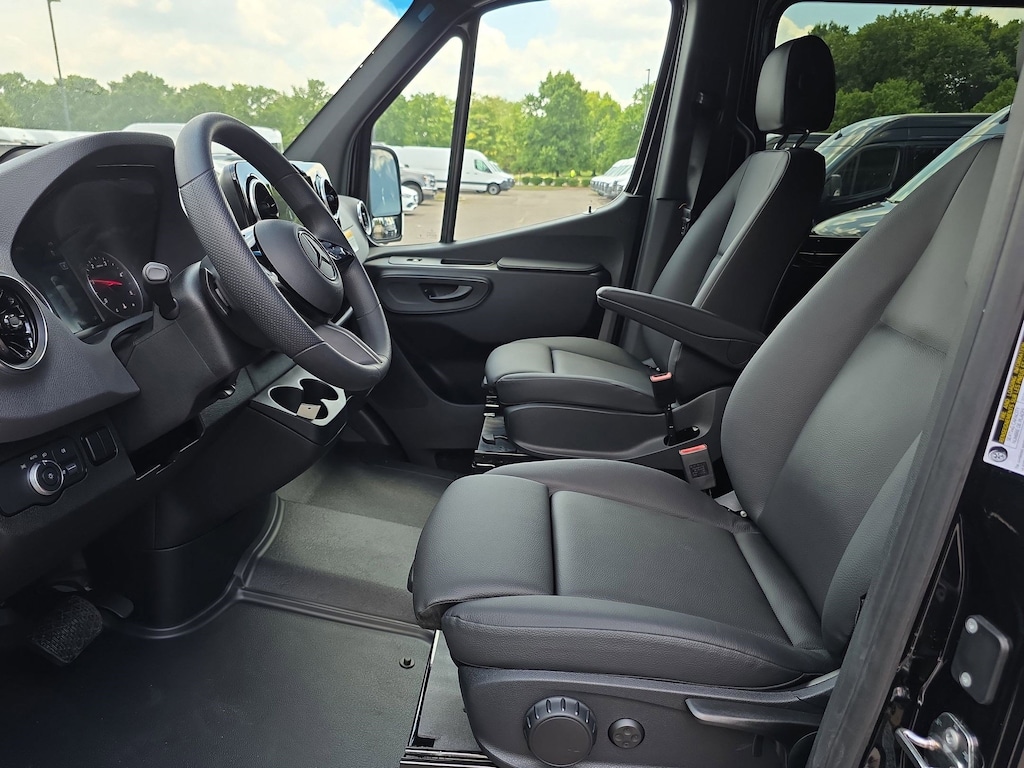 New 2025 Mercedes-Benz Sprinter Passenger Van 2500 High Roof I4 Diesel HO 170 RWD 2500 High Roof I4 Diesel HO 170 RWD