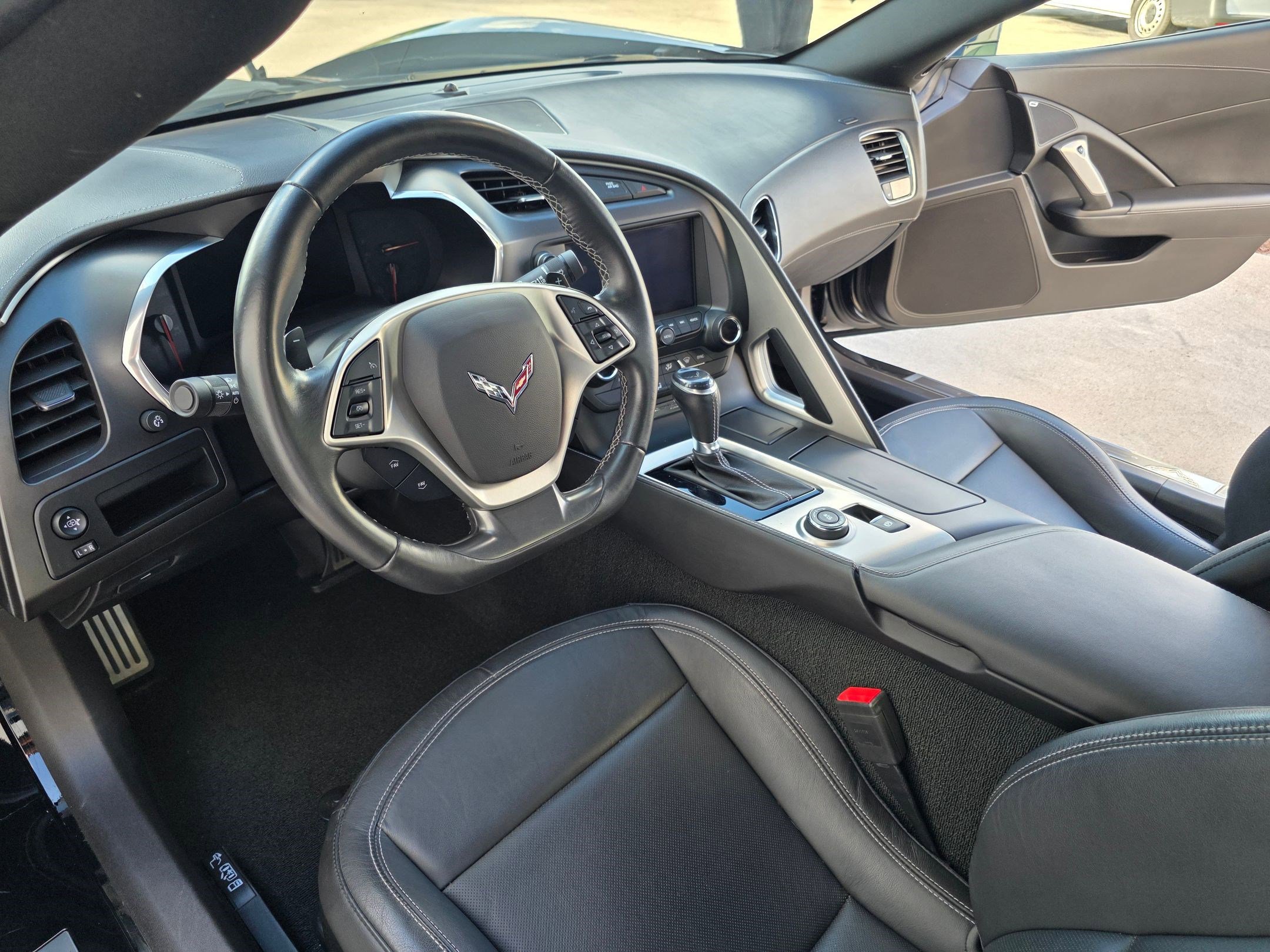 2017 Chevrolet Corvette Stingray 1LT Z51 photo 3