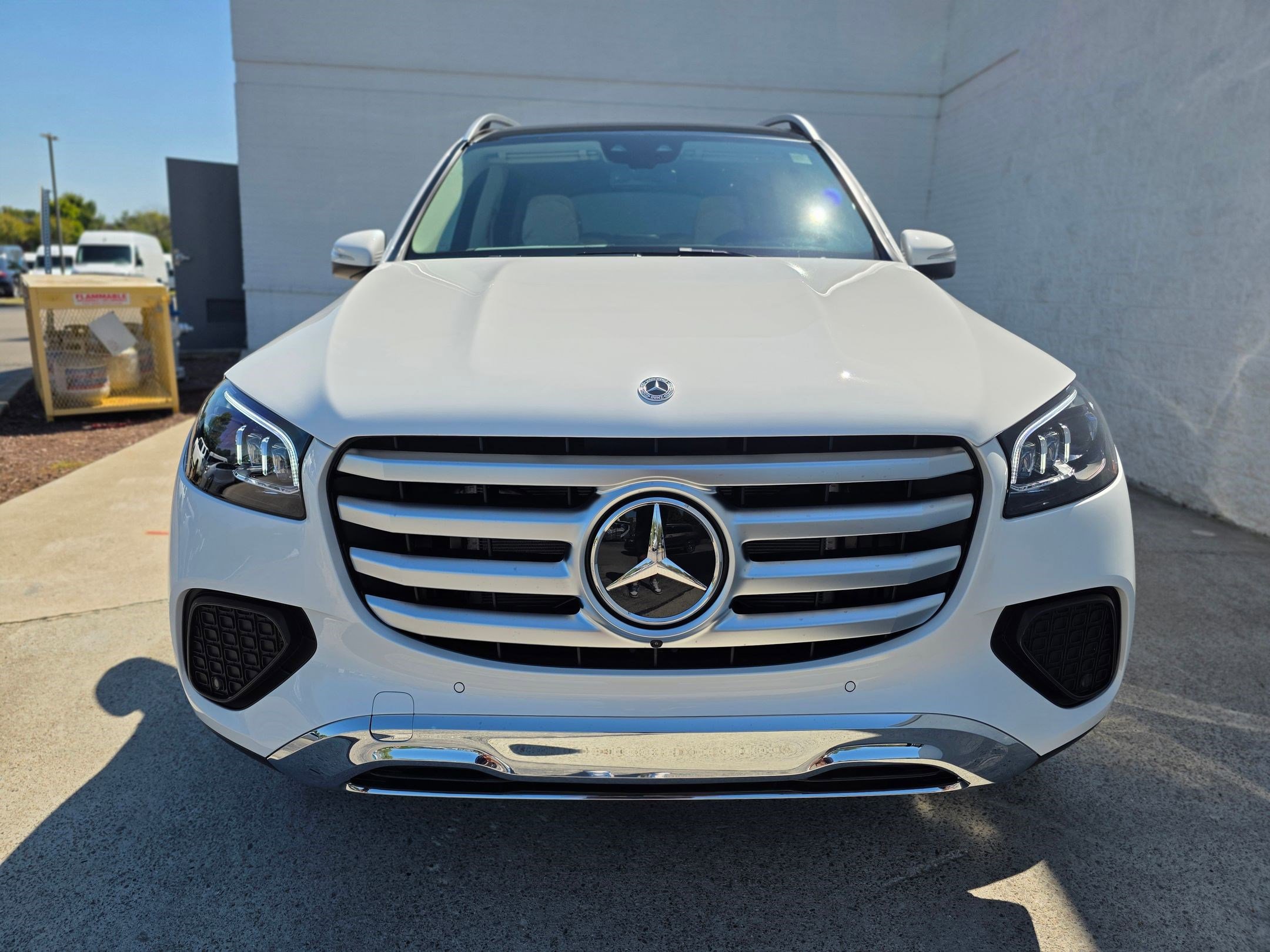 2026 Mercedes Benz GLS 450 4MATIC photo 4
