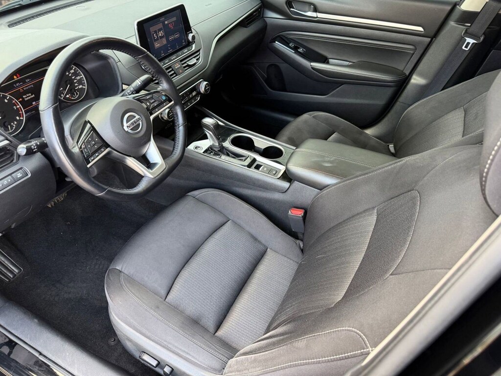Used 2020 Nissan Altima 2.5 SV Sedan