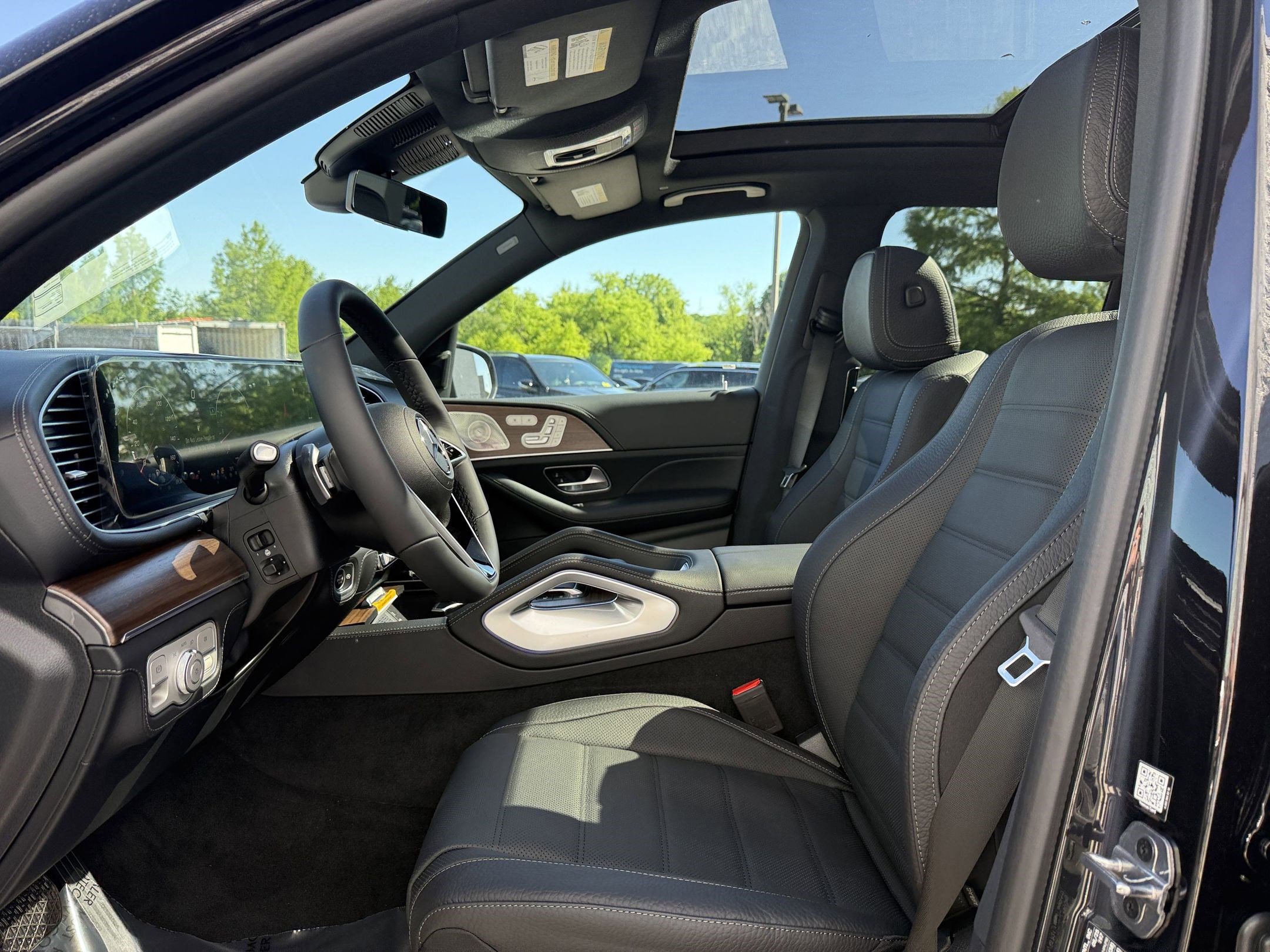 2025 Mercedes Benz GLE 350 4MATIC photo 4