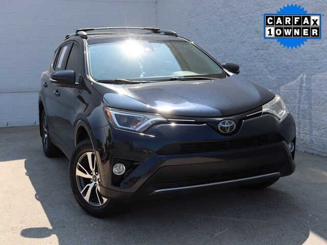 Used 2018 Toyota RAV4 XLE with VIN JTMRFREV0JJ208356 for sale in Franklin, TN