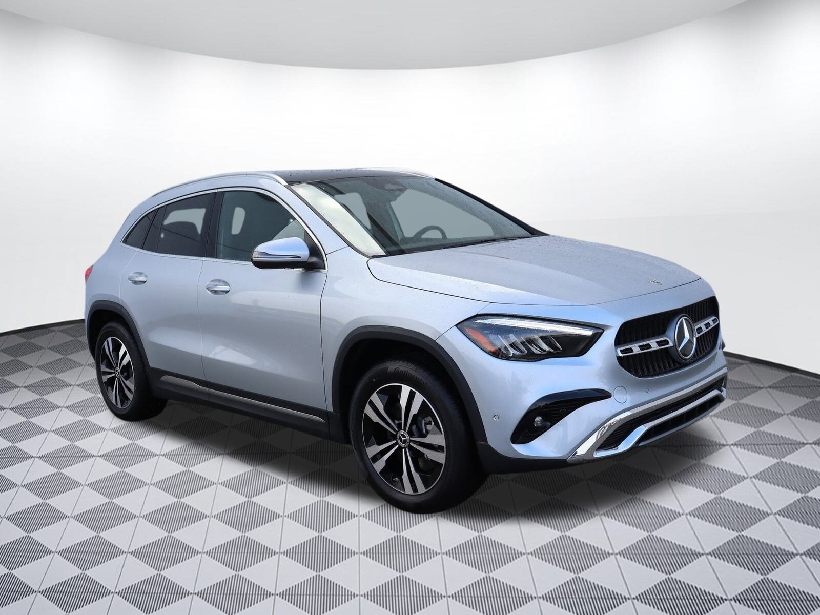 2025 Mercedes Benz GLA 250 photo 3
