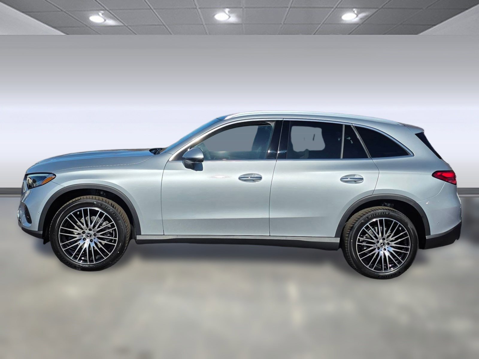 2026 Mercedes Benz GLC 300 4MATIC photo 2