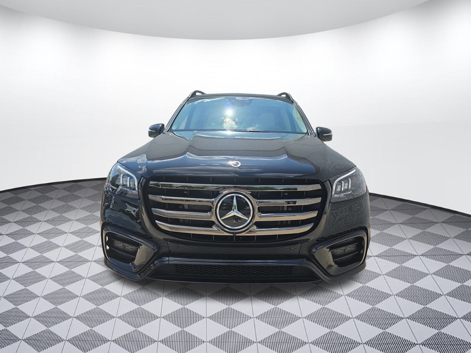 2025 Mercedes Benz GLS 450 4MATIC photo 3