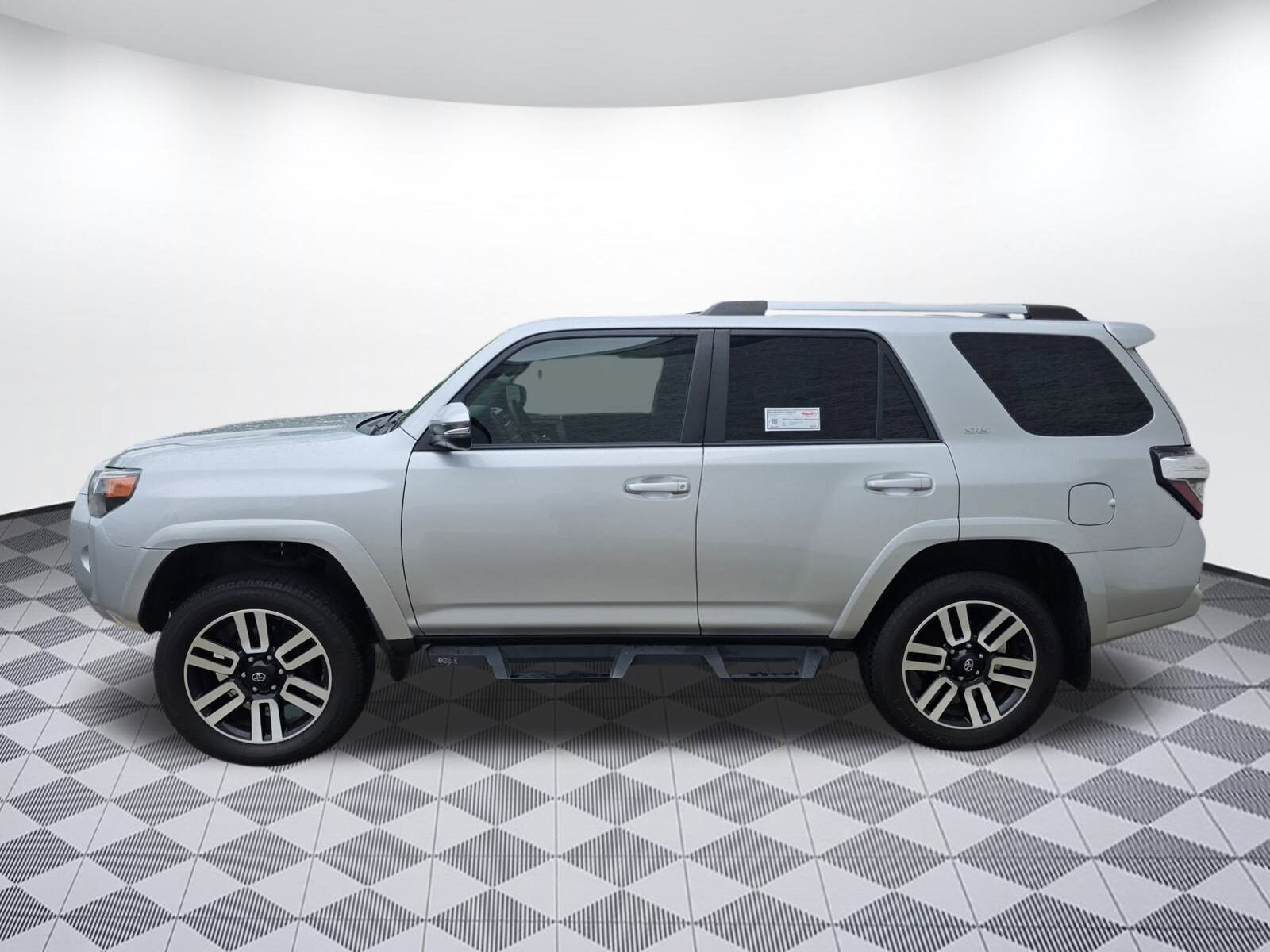 2021 Toyota 4Runner SR5 Premium photo 2