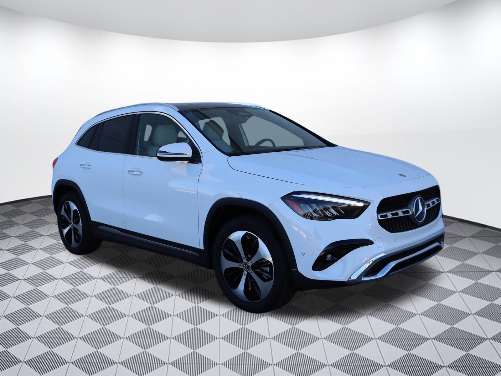 2025 Mercedes Benz GLA 250 photo 3