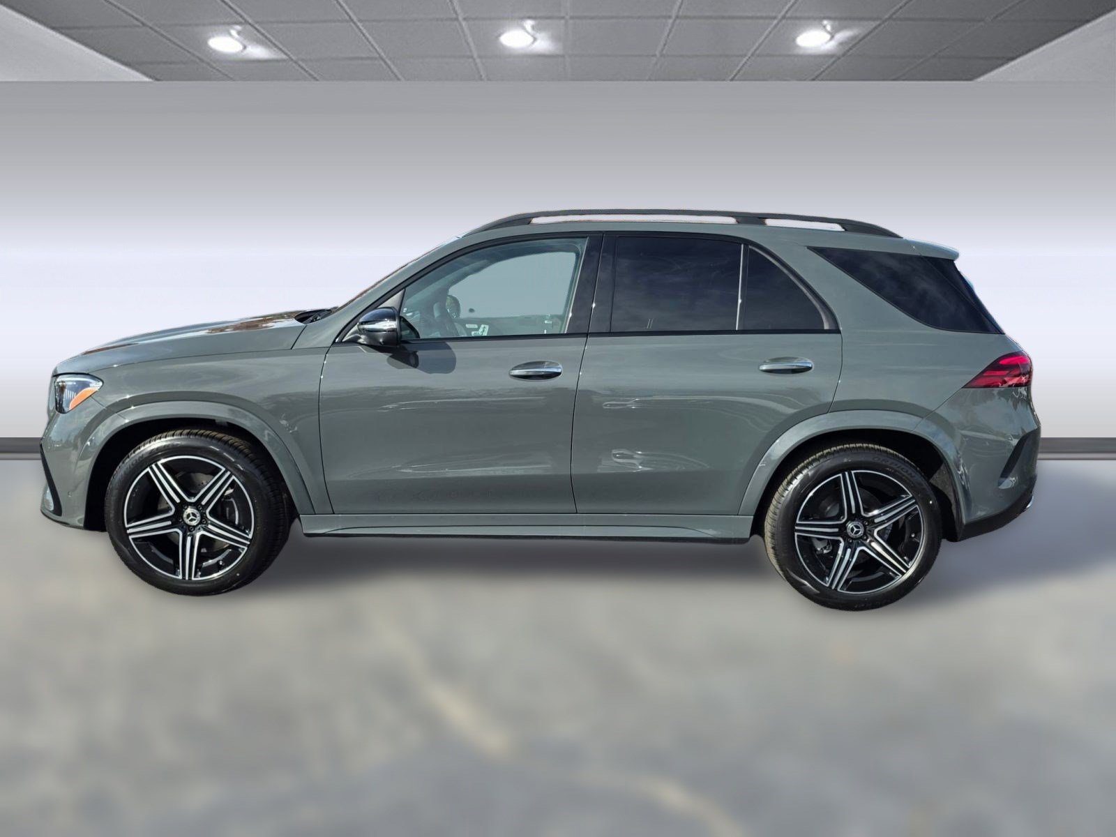 2026 Mercedes Benz GLE 350 4MATIC photo 2