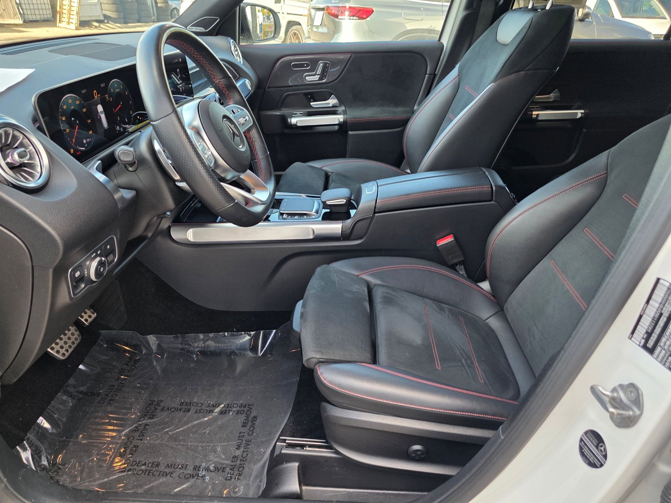 2021 Mercedes Benz GLB 250 photo 3
