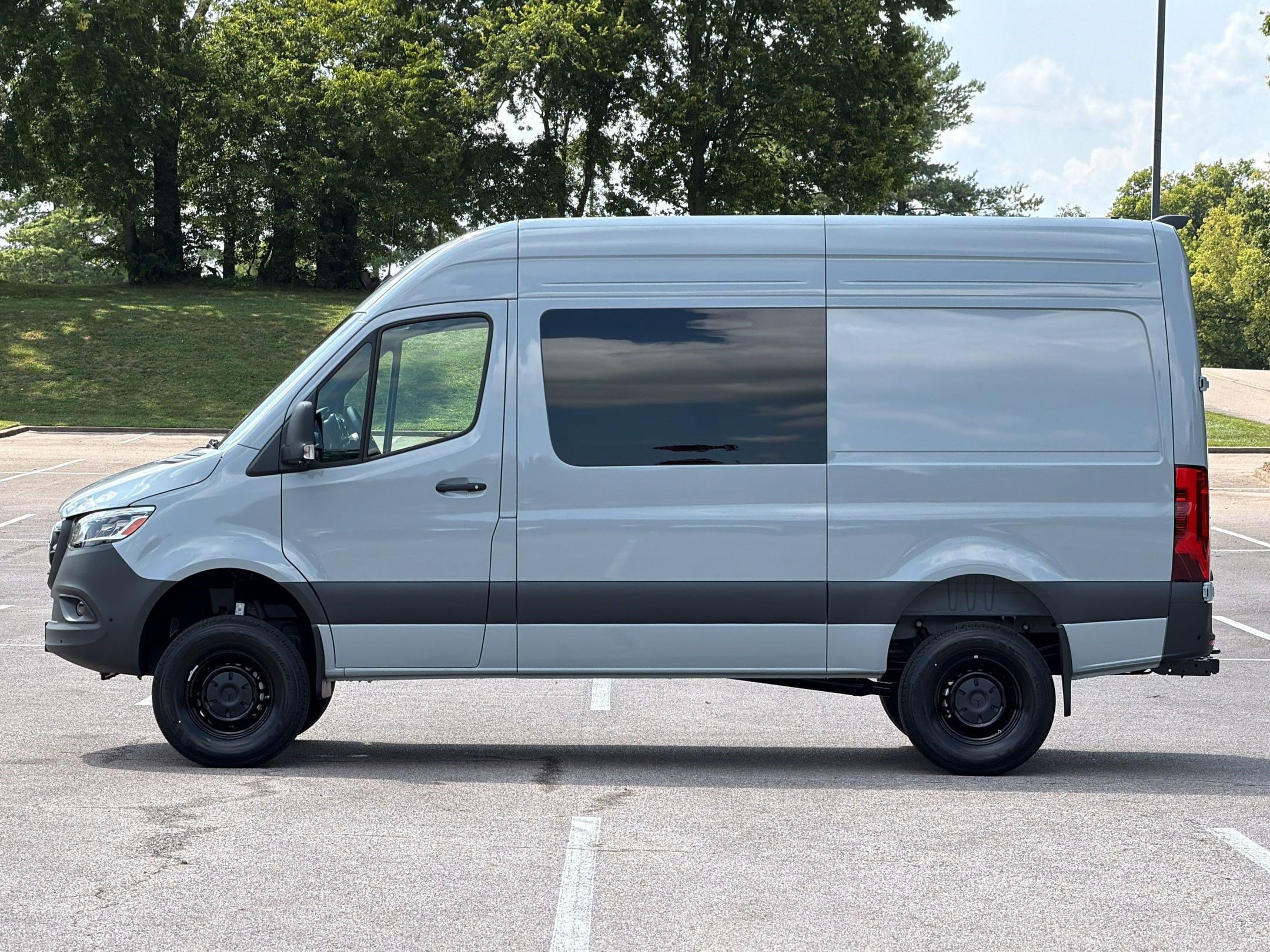 2026 Mercedes-Benz Sprinter Crew Van Sprinter 2500 High Roof4-Cyl Diesel HO (2500 High 2500 High Roof I4 Diesel HO 144 AWD
