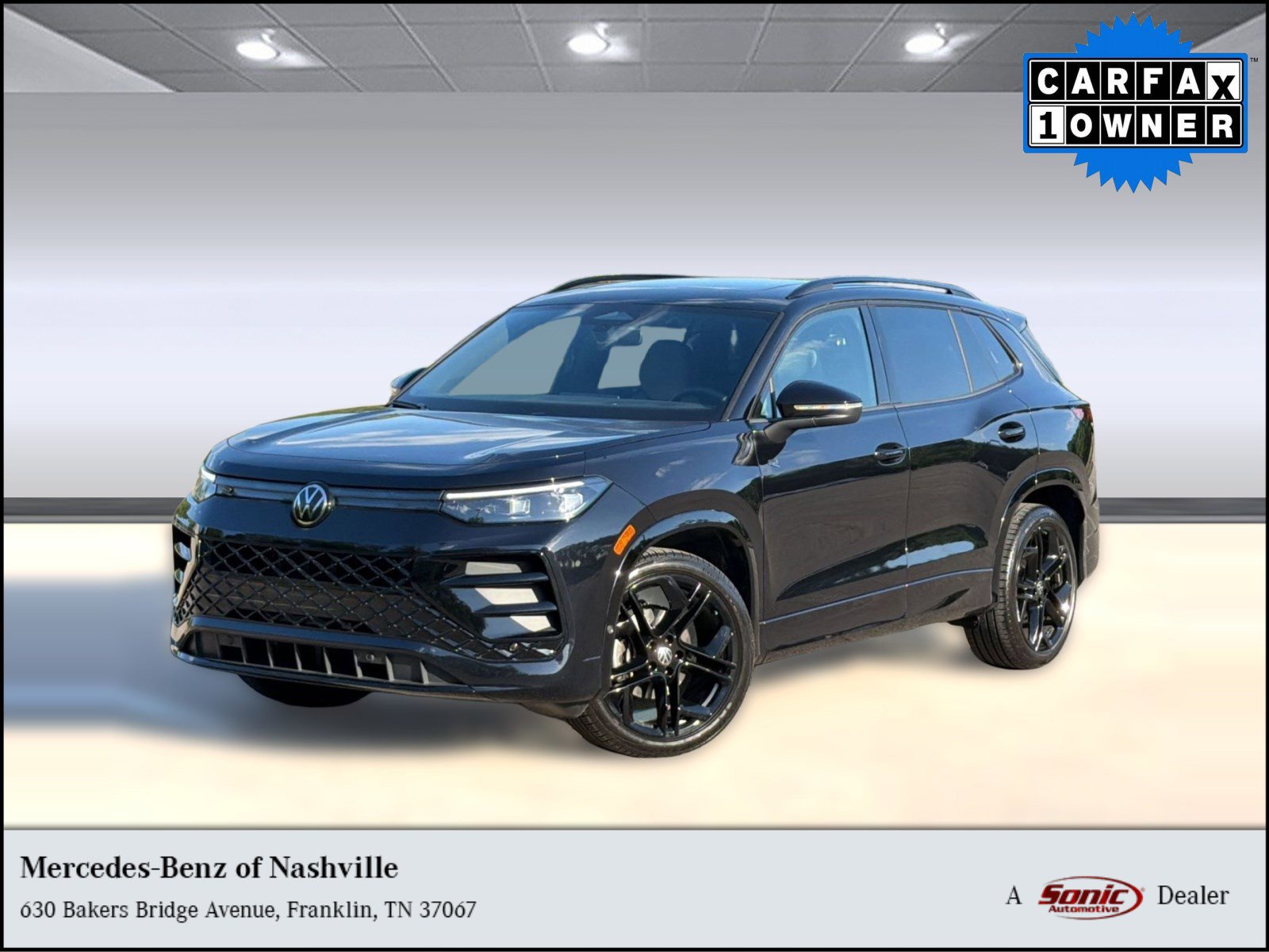 2026 Volkswagen Tiguan 2.0T SE R-Line Black's photo