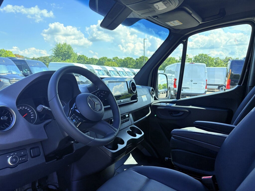 New 2025 Mercedes-Benz Sprinter Cargo Van 2500 Standard Roof I4 Diesel 144" RWD 2500 Standard Roof I4 Diesel 144 RWD