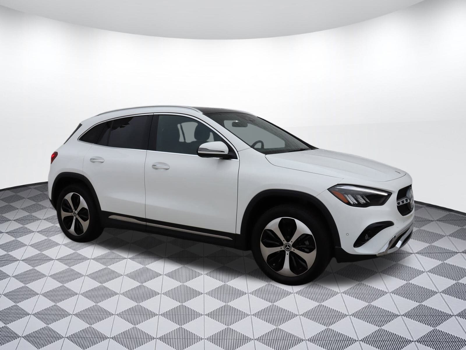 2025 Mercedes Benz GLA 250 photo 3