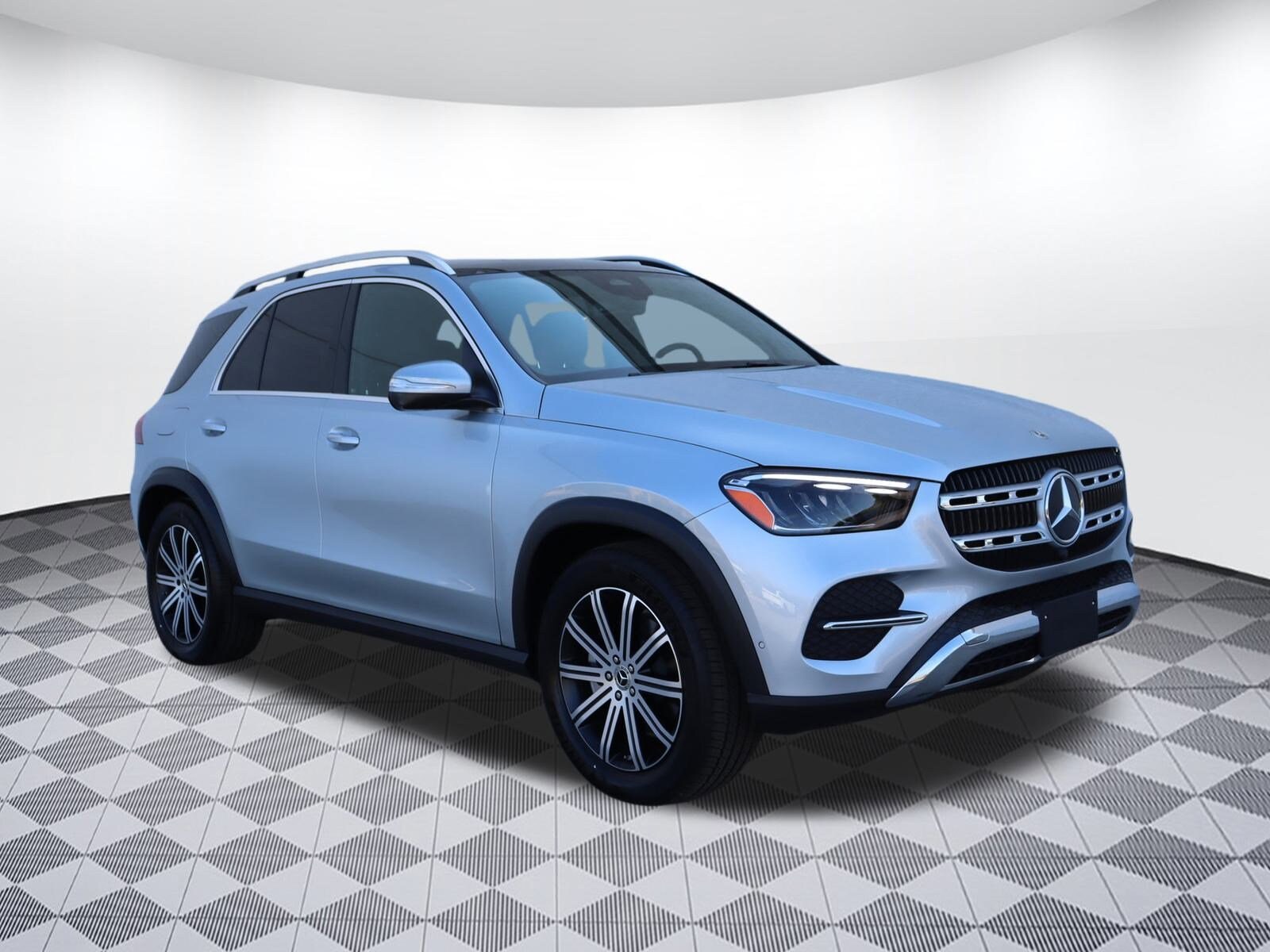 2025 Mercedes Benz GLE 350 4MATIC photo 3