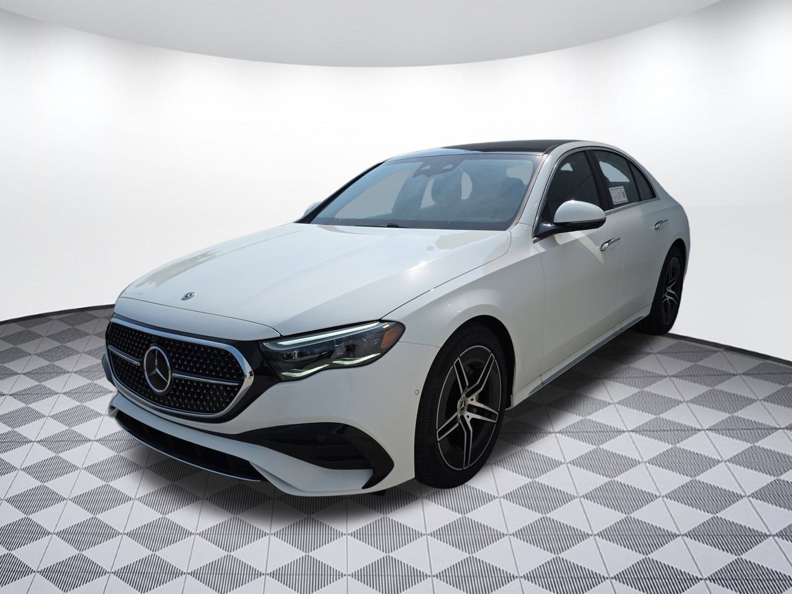 2025 Mercedes Benz E 350 photo 4