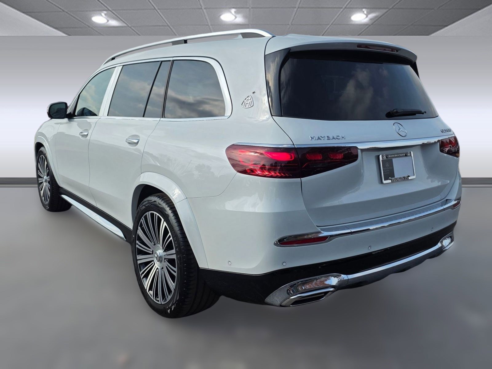 2026 Mercedes Benz GLS 600 4MATIC Maybach photo 3