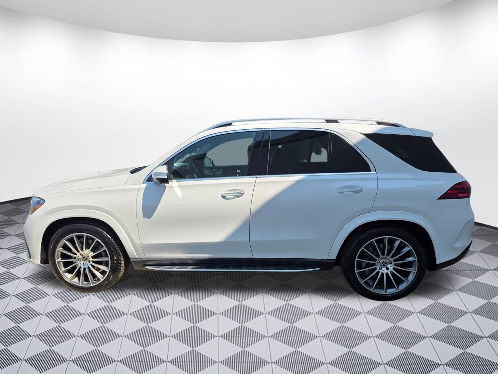 2026 Mercedes Benz GLE 450 4MATIC photo 2
