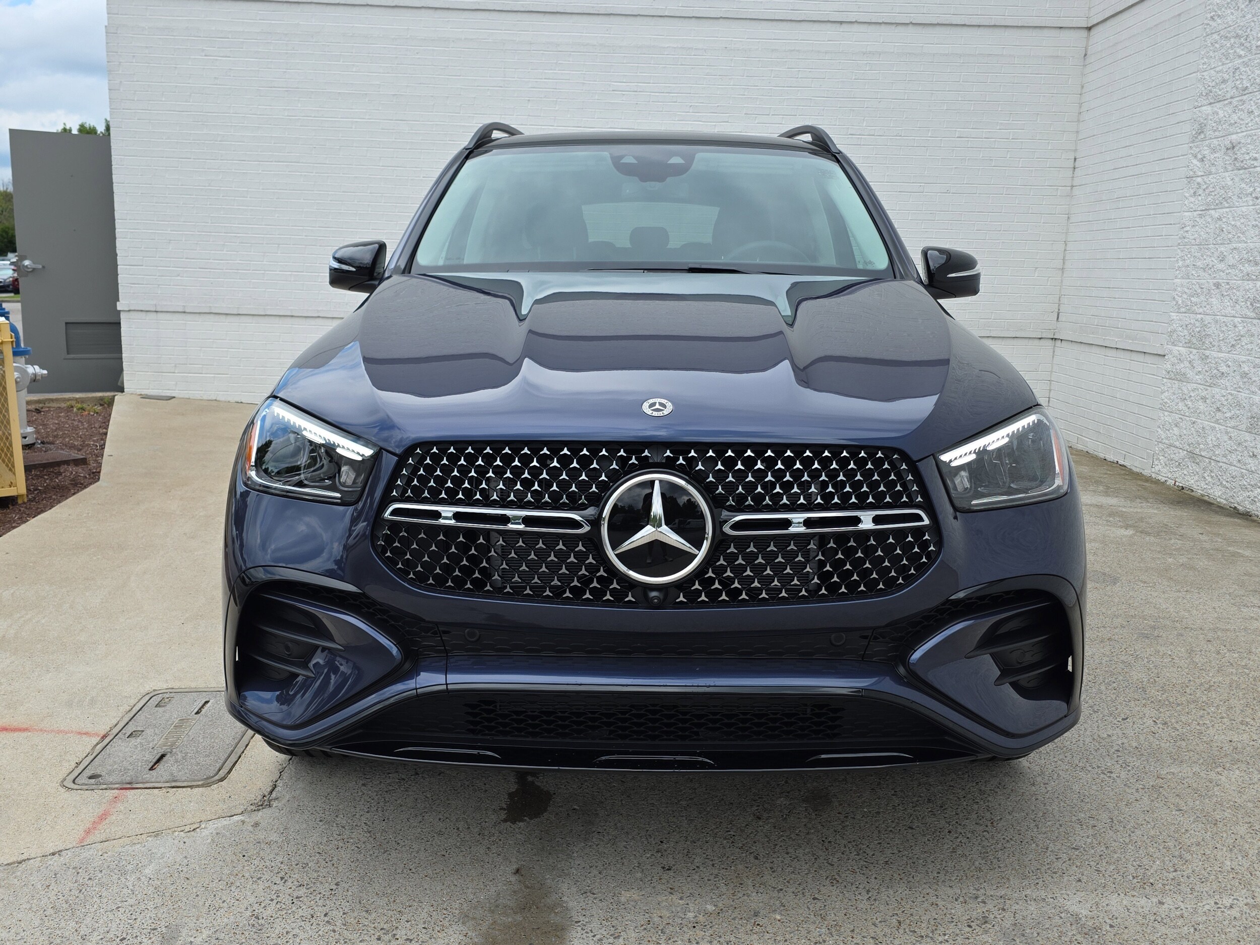2025 Mercedes Benz GLE 350 4MATIC photo 4