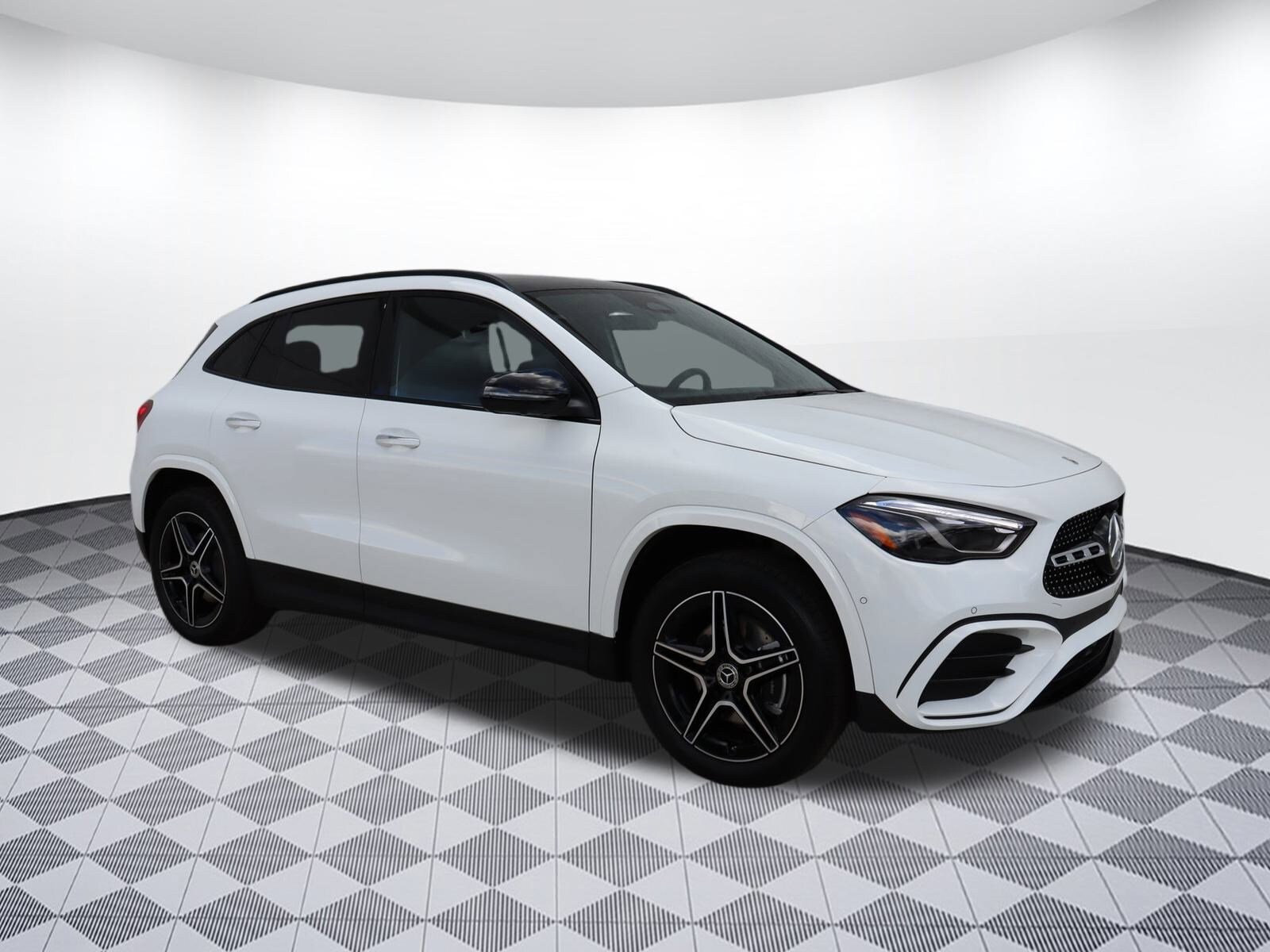 2025 Mercedes Benz GLA 250 photo 3