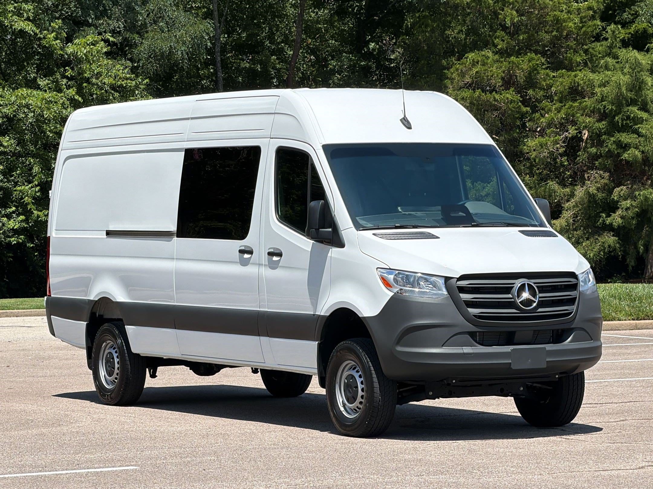2025 Mercedes-Benz Sprinter Crew Van Base - Photo 8