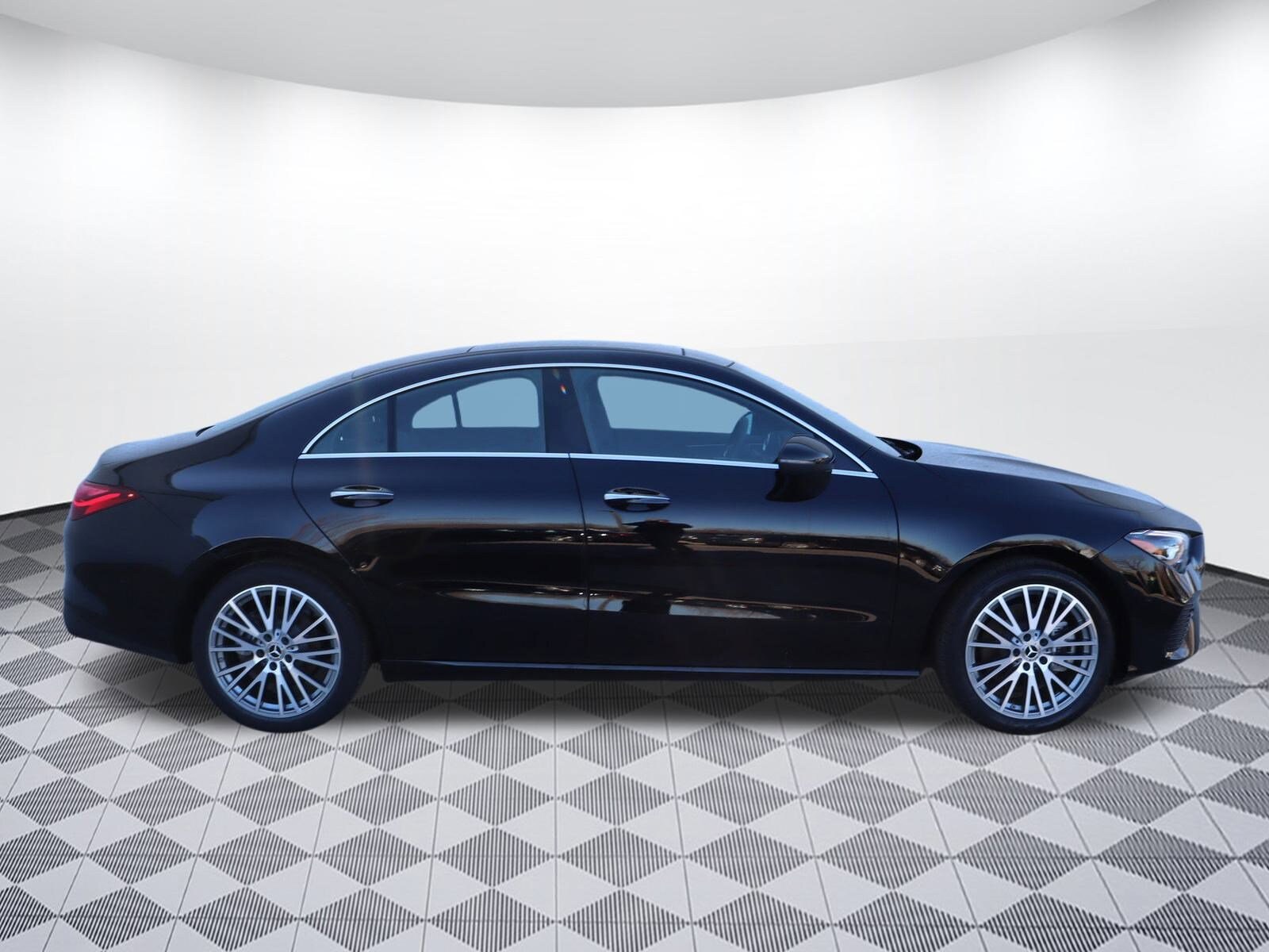 2025 Mercedes Benz CLA 250 photo 4