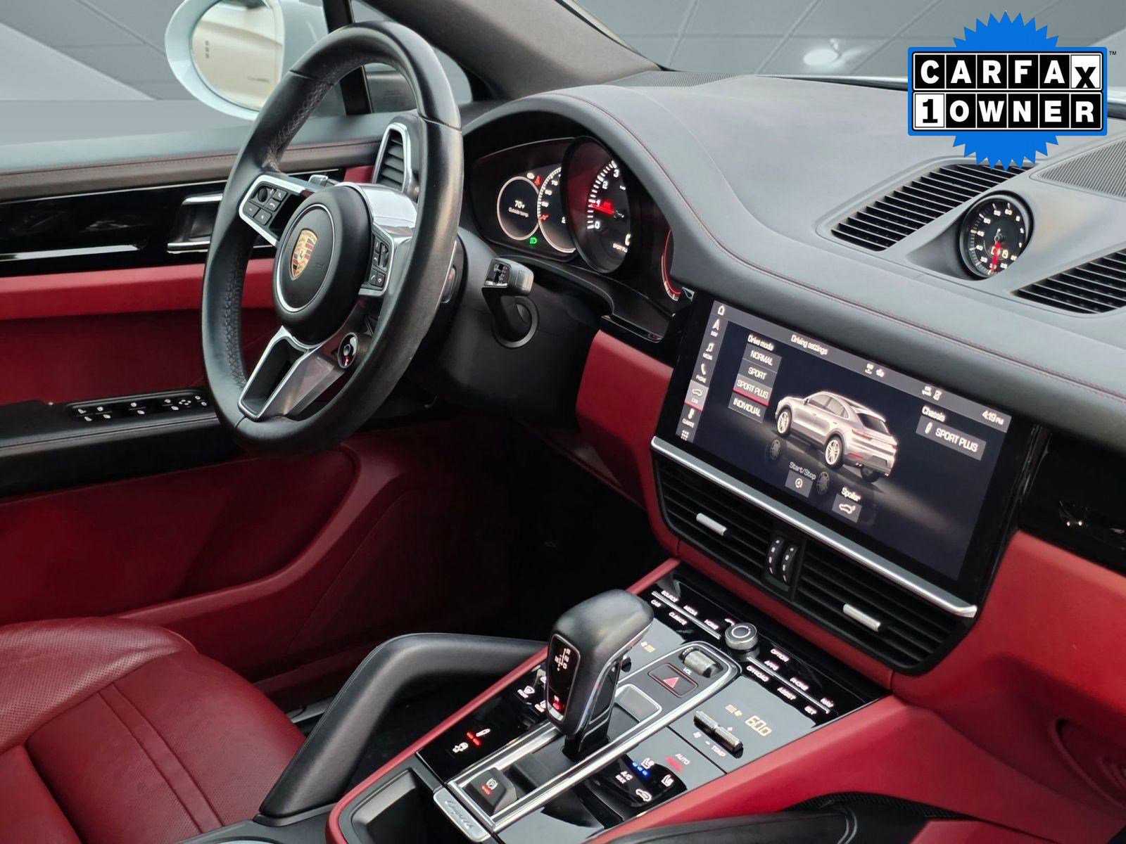 2020 Porsche Cayenne Coupe photo 3