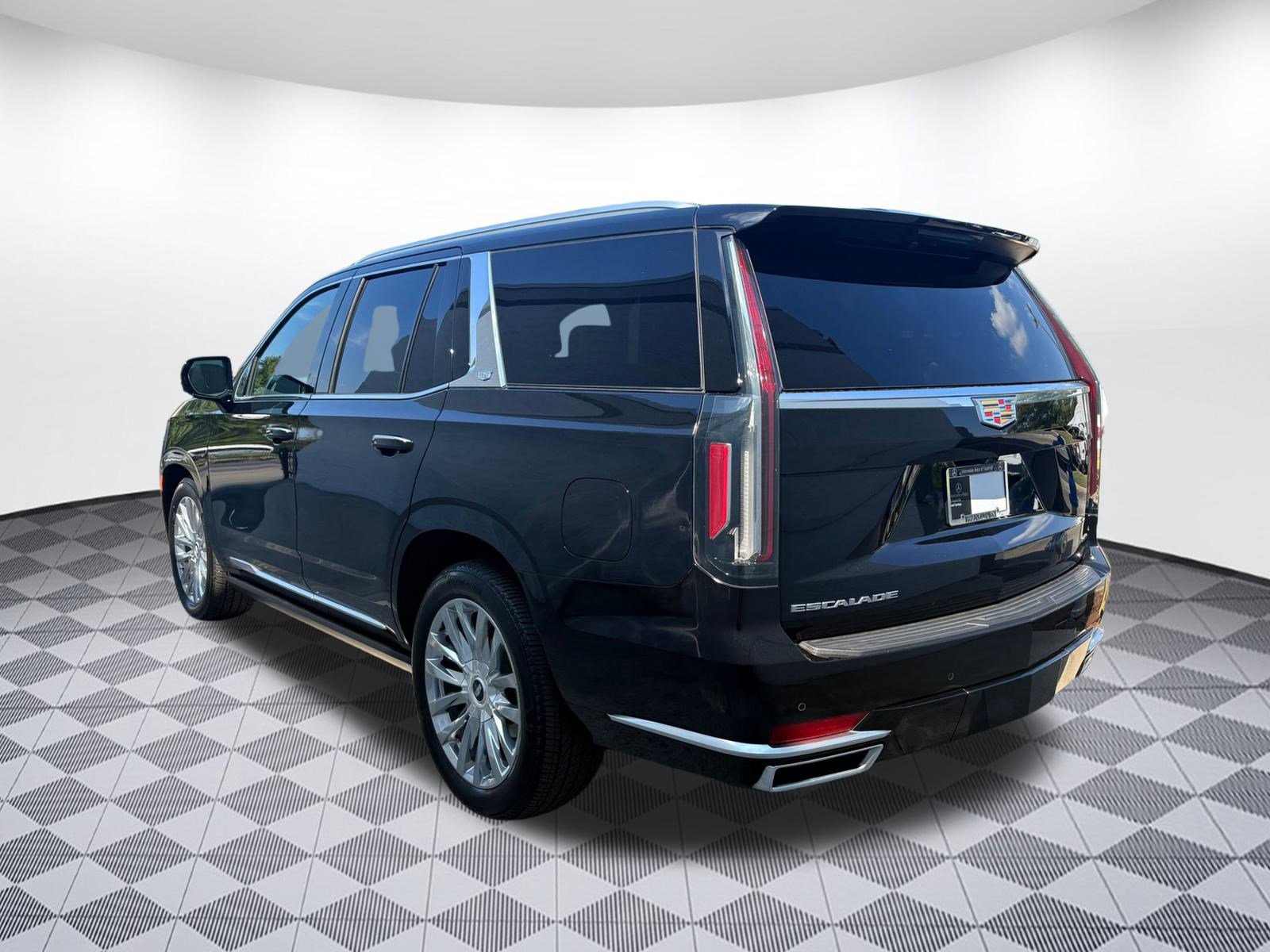 2024 Cadillac Escalade Premium Luxury photo 3