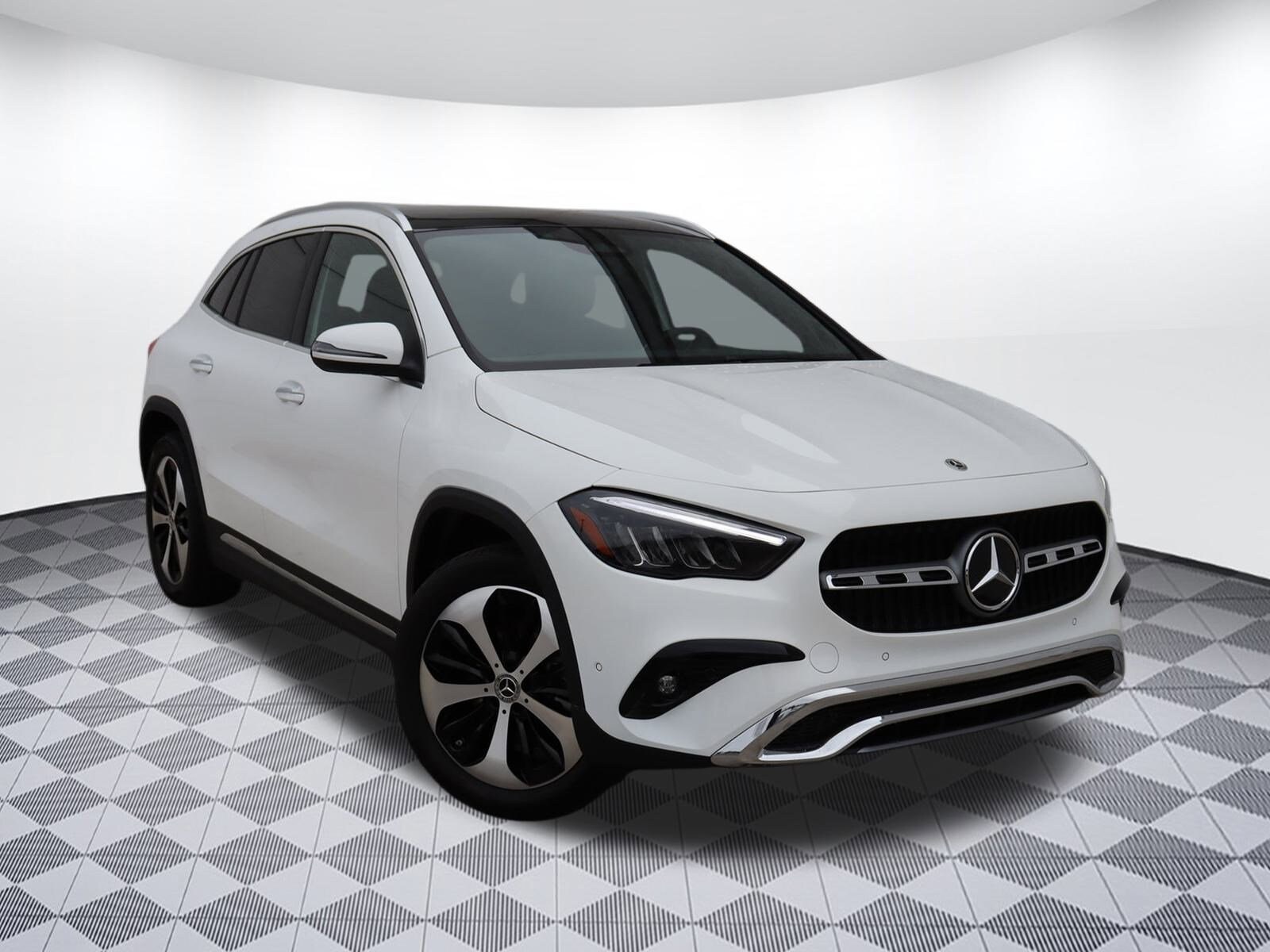 2025 Mercedes Benz GLA 250 photo 2