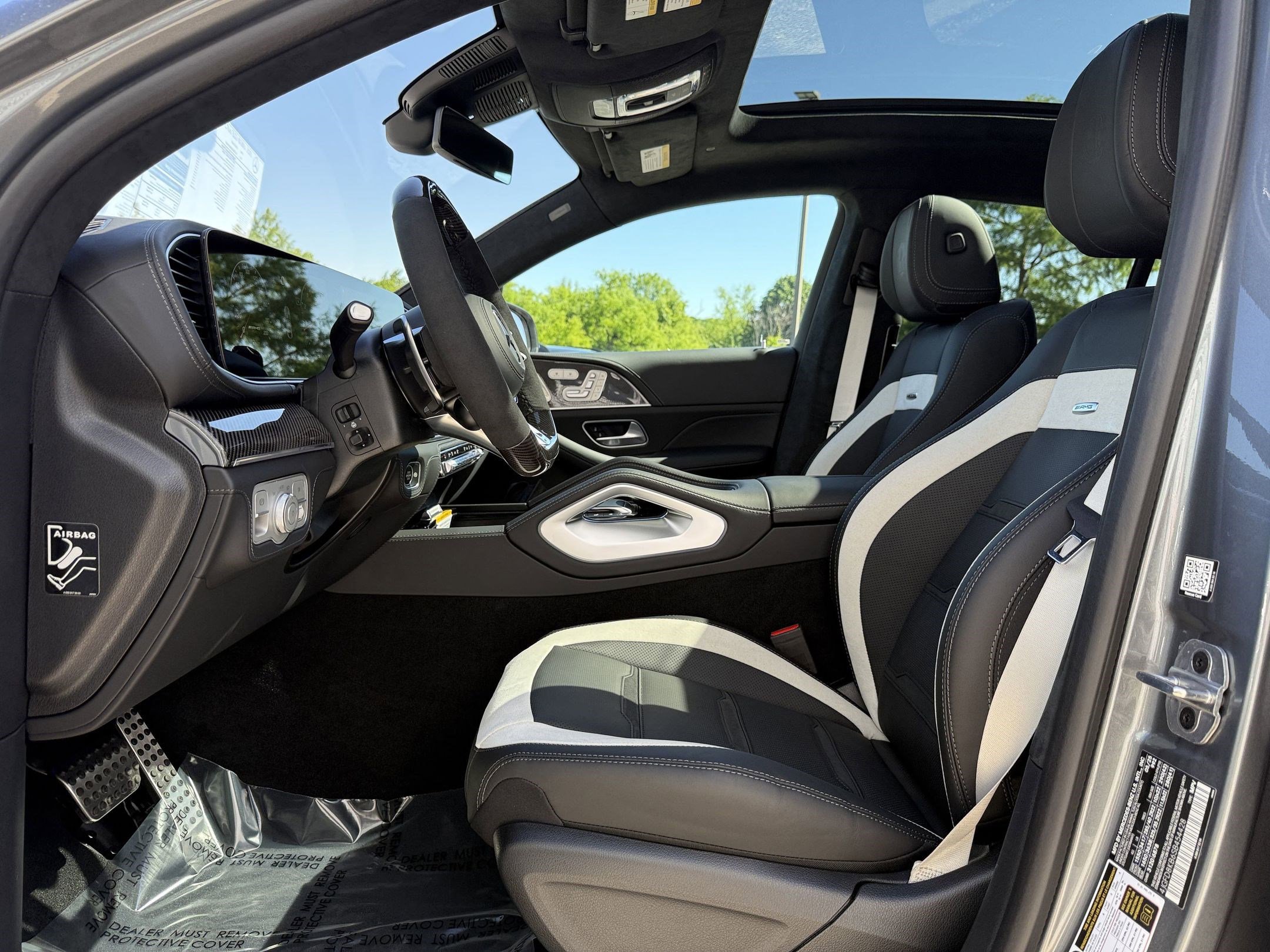 2025 Mercedes Benz GLE AMG 63 S photo 3