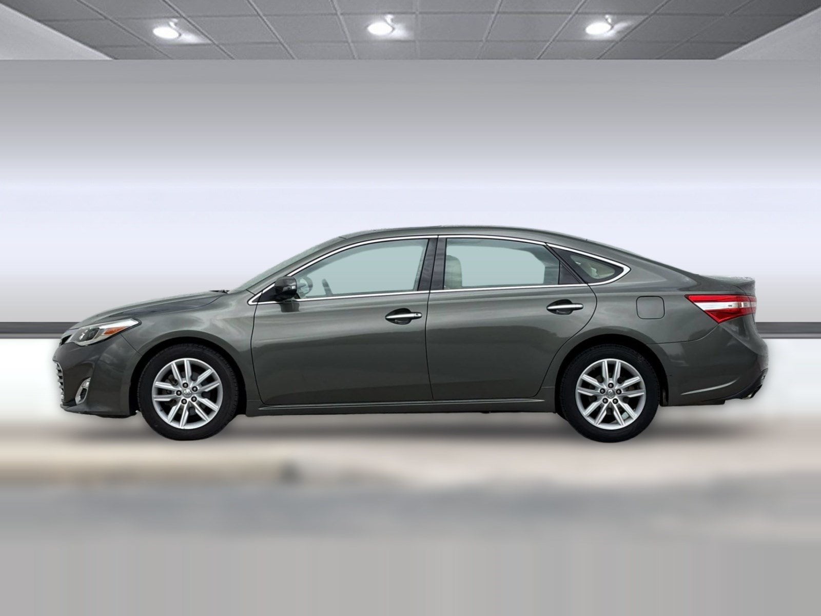 Avalon XLE Premium Sedan