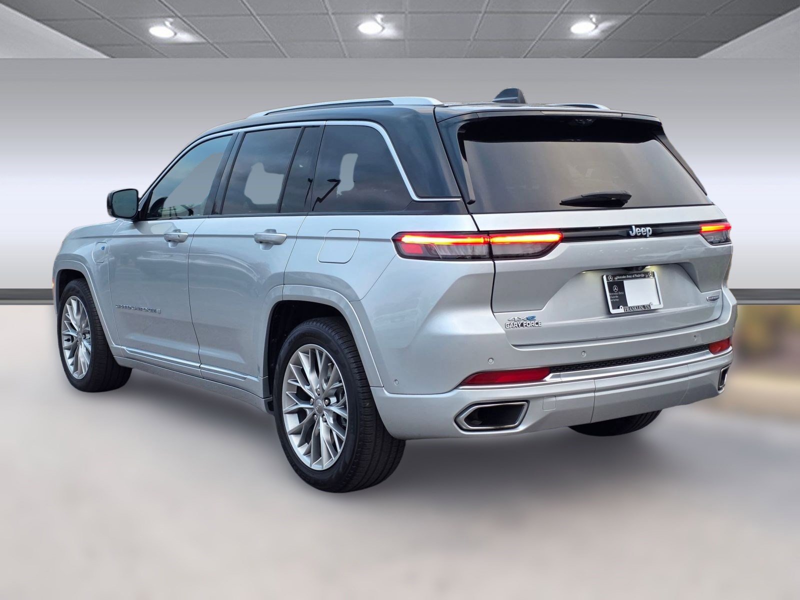 2022 Jeep Cherokee Summit 4xe photo 3