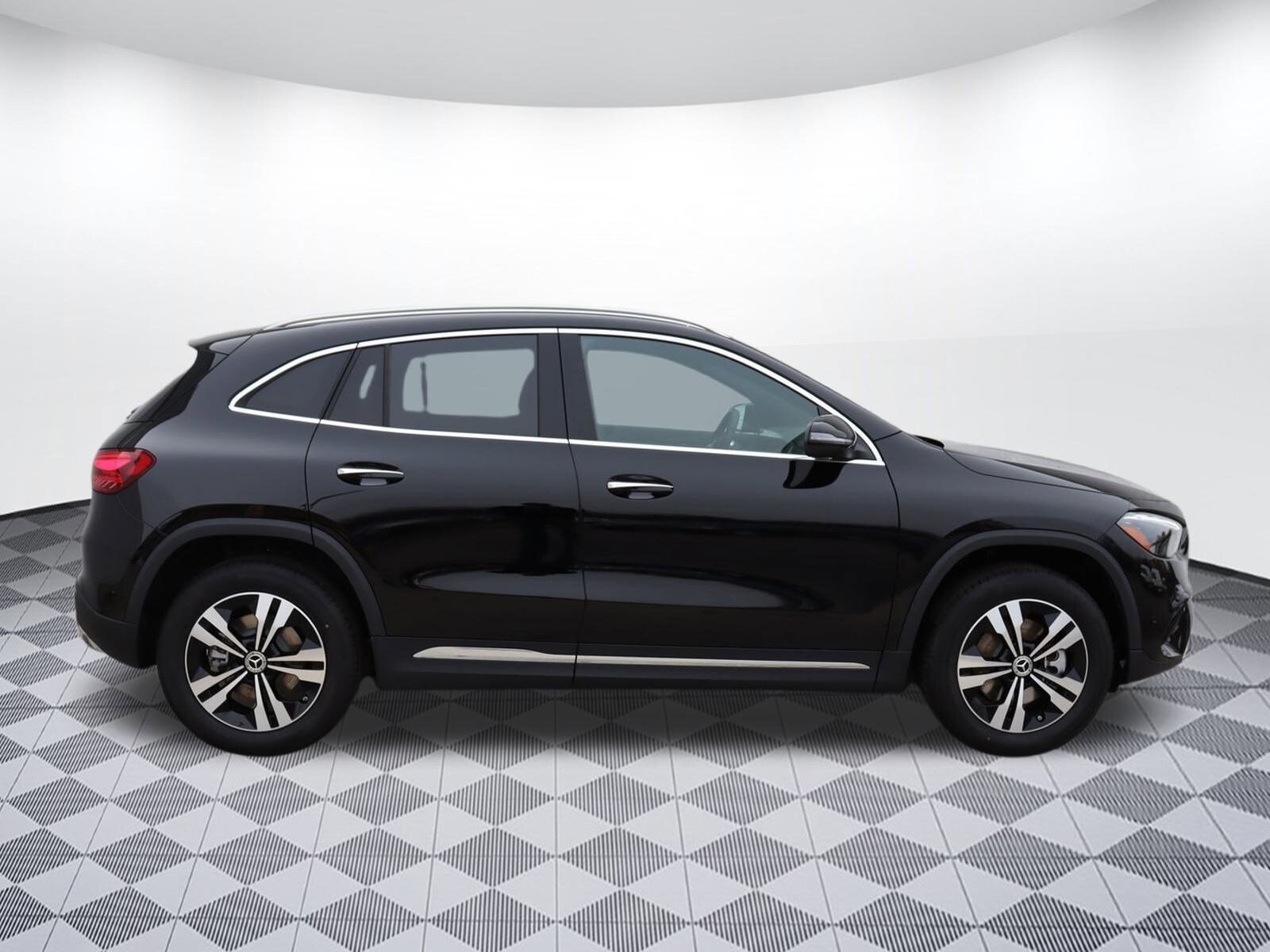 2025 Mercedes Benz GLA 250 photo 4