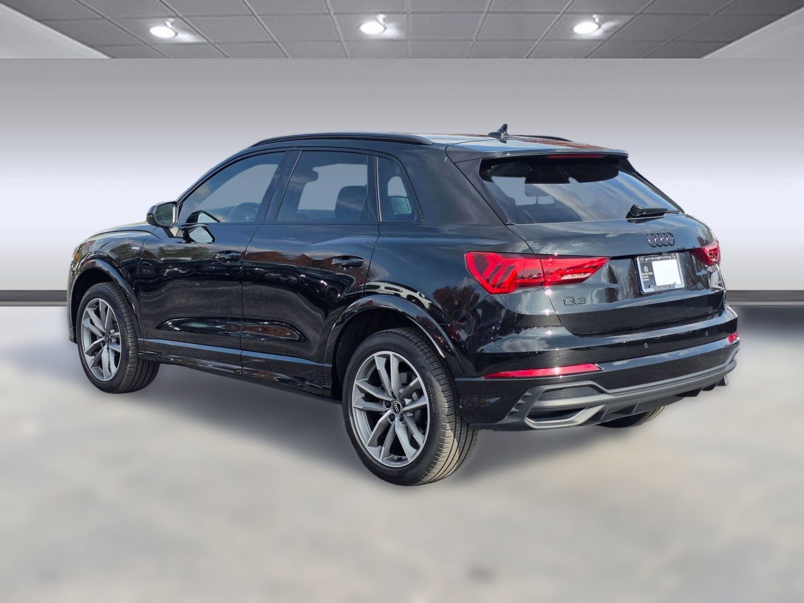 2024 Audi Q3 S line Premium Plus photo 2