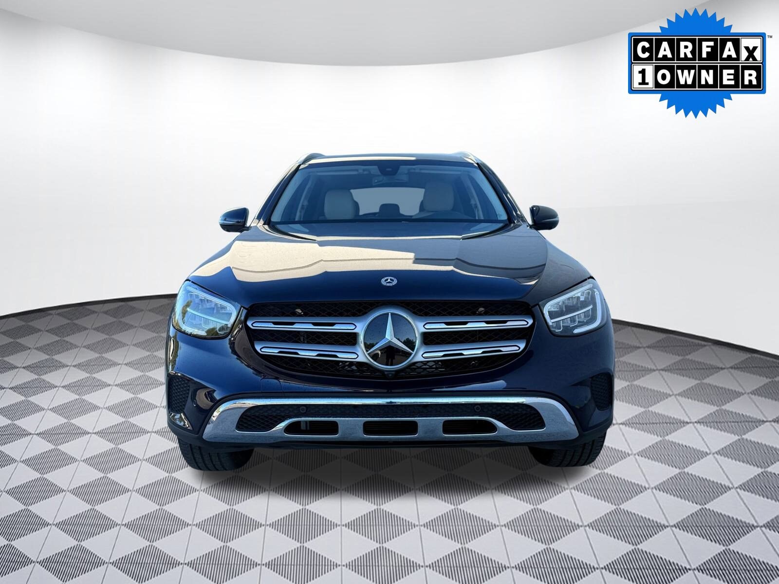 2021 Mercedes Benz GLC 300 photo 4