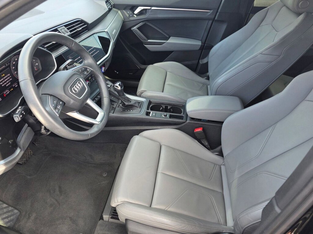 2024 Audi Q3 S line Premium Plus photo 4