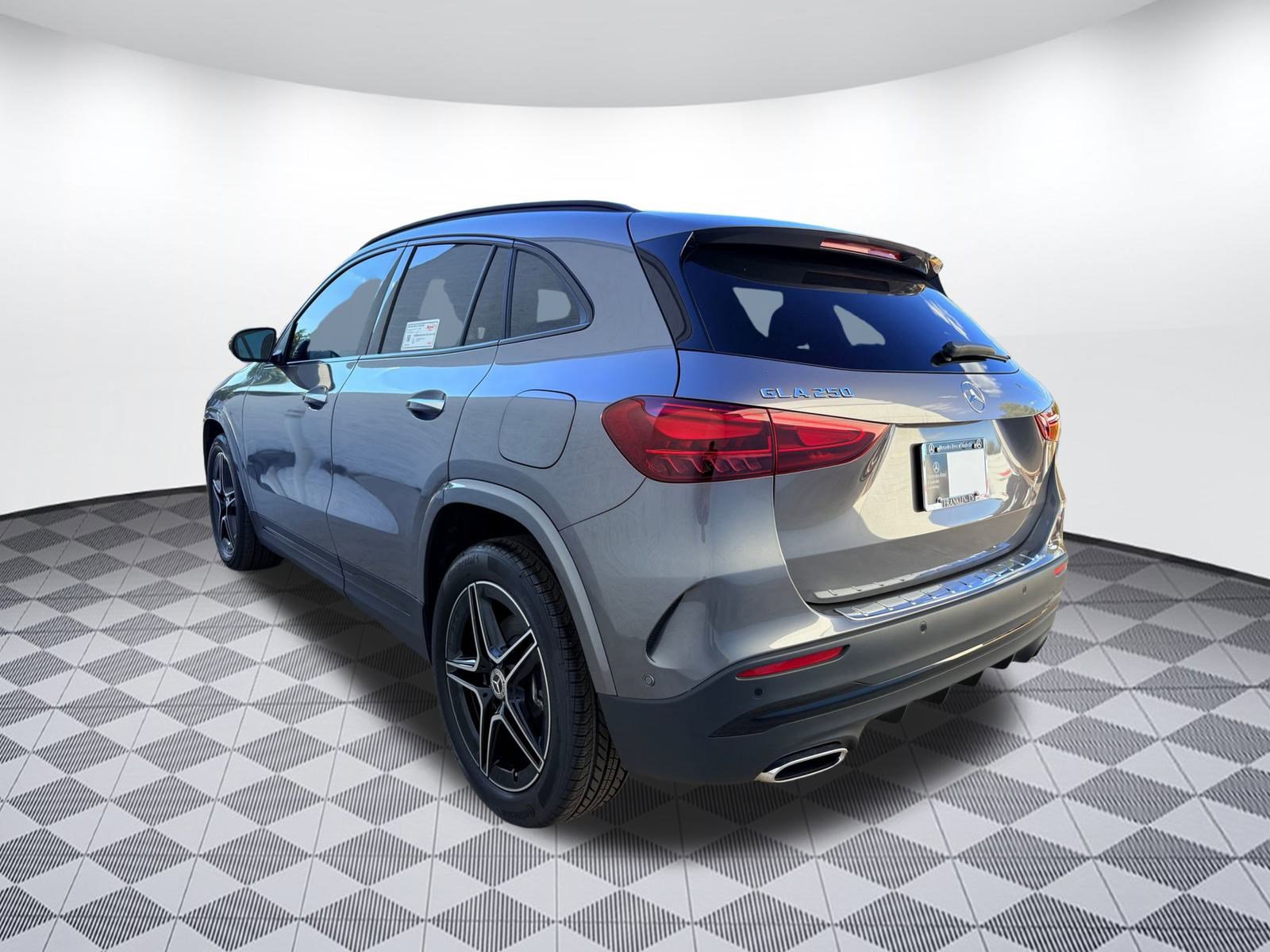 2025 Mercedes Benz GLA 250 photo 3