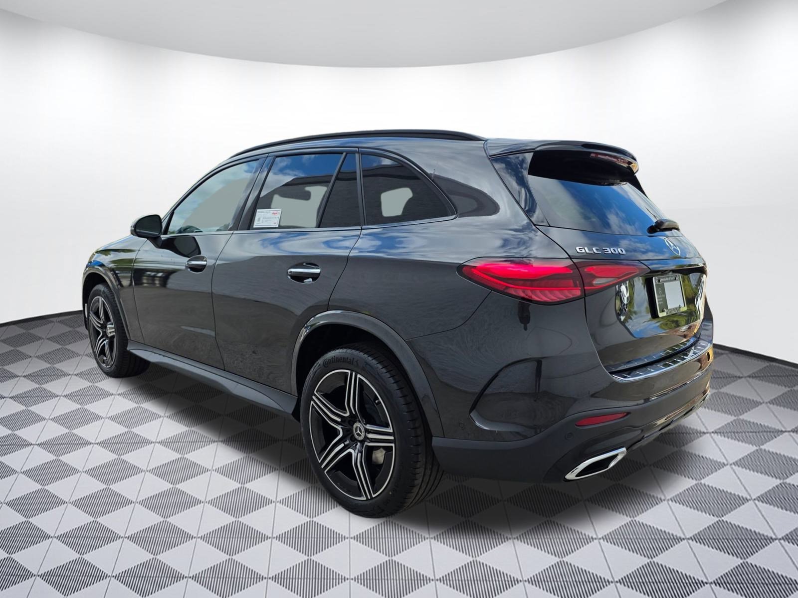 2026 Mercedes Benz GLC 300 4MATIC photo 3