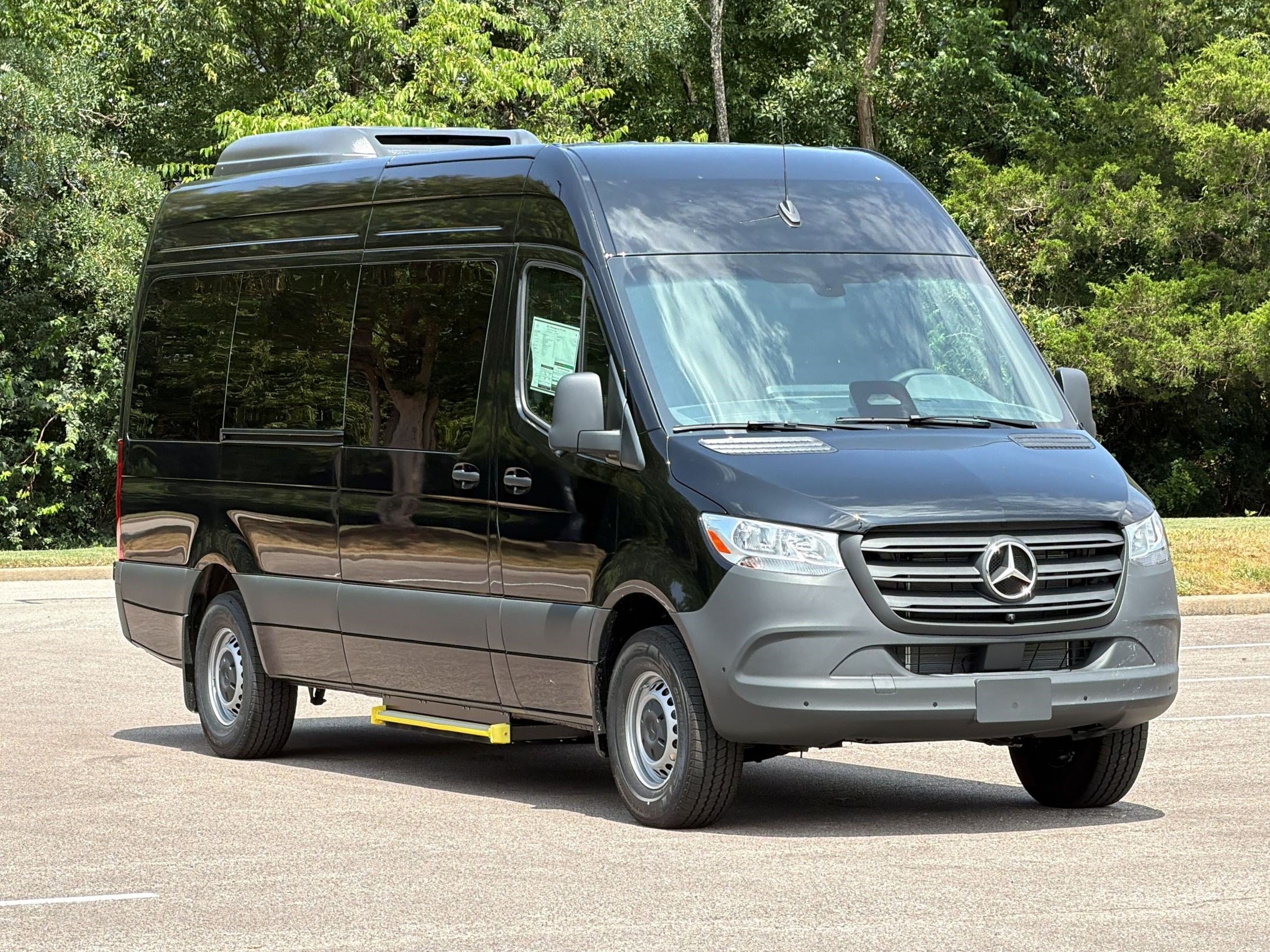 2026 Mercedes-Benz Sprinter Passenger Van Sprinter 2500 High Roof 4-Cyl Diesel HO (2500 High 2500 High Roof I4 Diesel HO 170 RWD