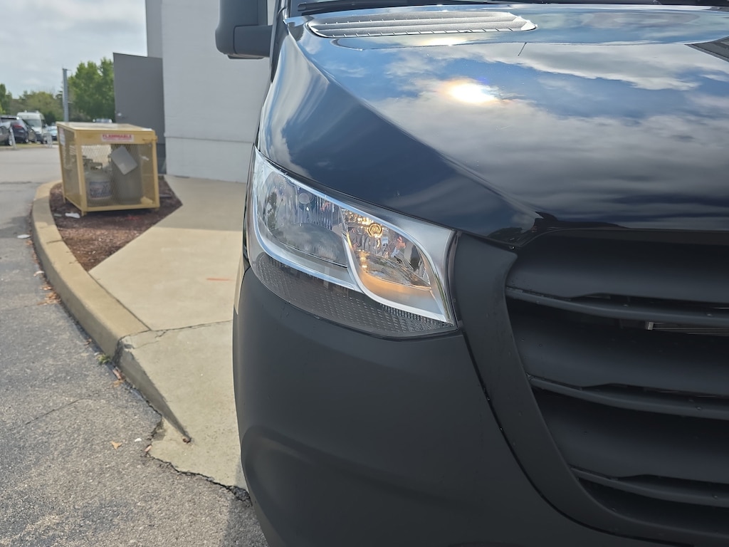 New 2025 Mercedes-Benz Sprinter Cargo Van 2500 Standard Roof I4 Diesel 144" RWD 2500 Standard Roof I4 Diesel 144 RWD