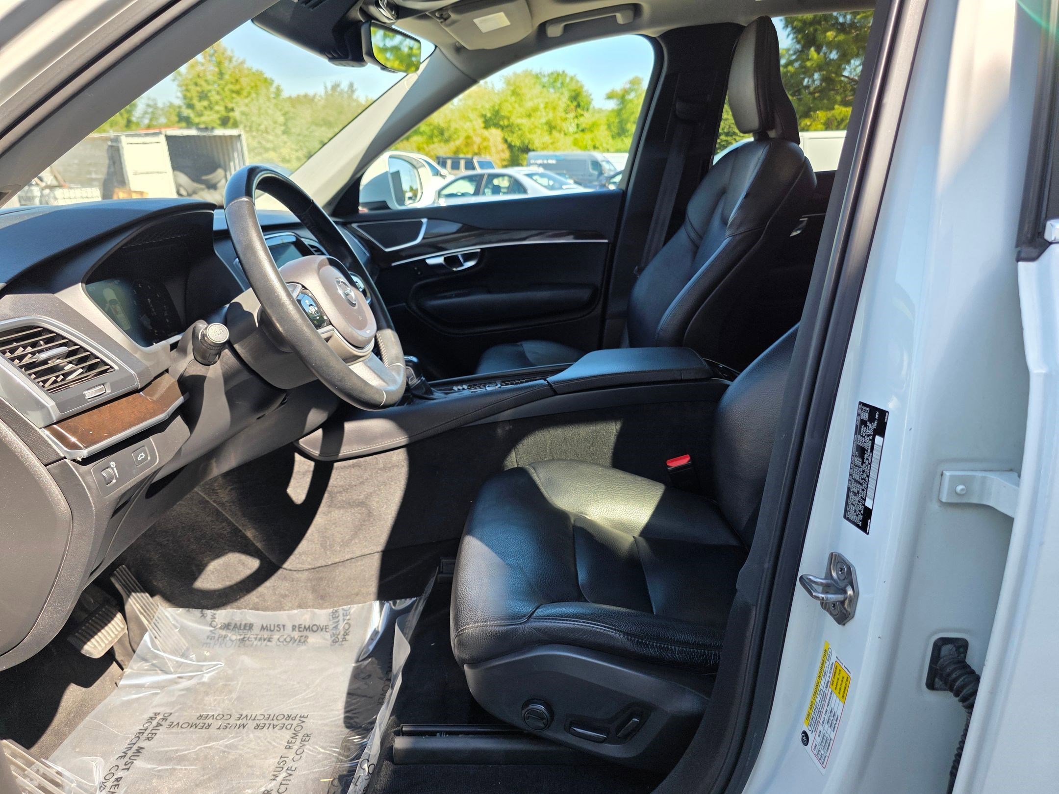 2019 Volvo XC90 Momentum photo 3