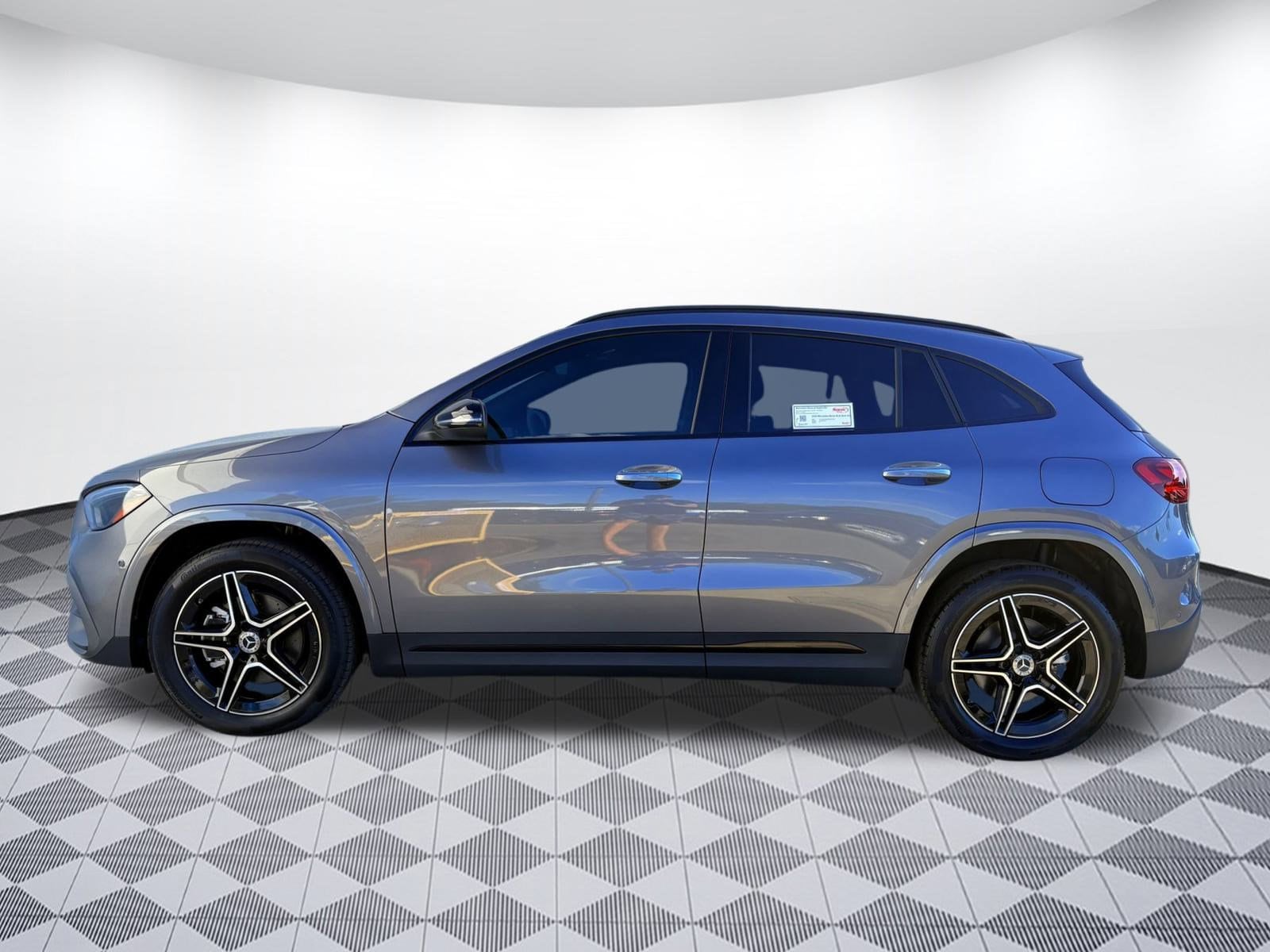 2025 Mercedes Benz GLA 250 photo 2