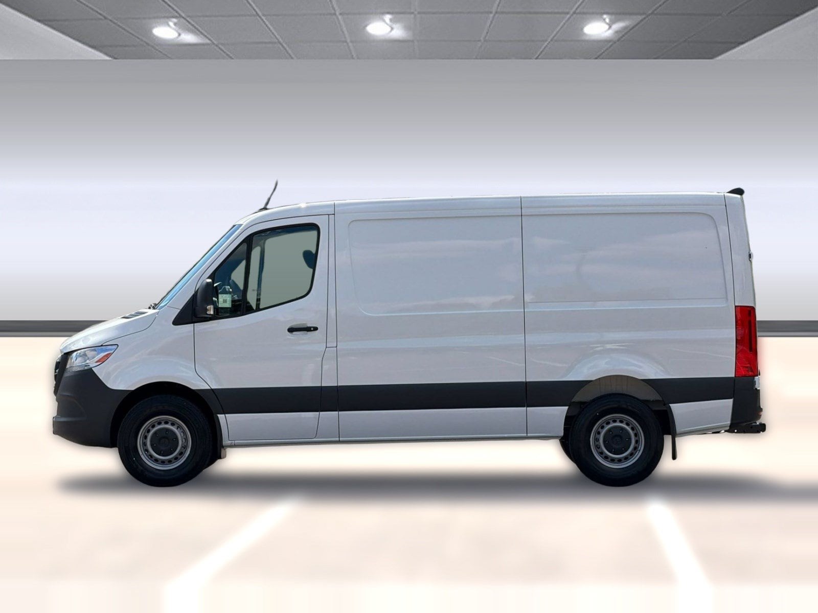 Sprinter Cargo Van 2500 Standard Roof I4 Diesel HO 144 RWD 2500 Standard Roof I4 Diesel HO 144 RWD